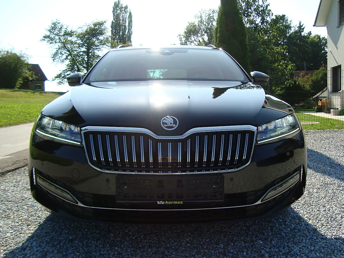 Skoda Superb Kombi 2,0 TDI Style DSG 1-Hand Panorama 18-Zoll... Schwarz - 1
