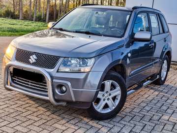 2.0i JLX-E Benzine 4x4 Airco Trekhaak
