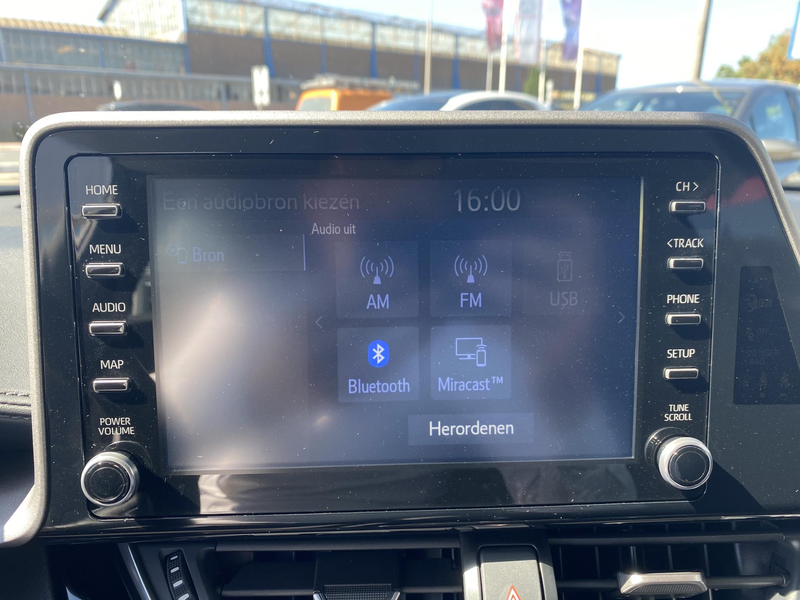Toyota C-HR 1.8 Hybrid Active — photo 12