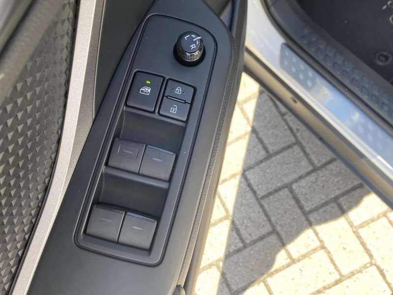 Toyota C-HR 1.8 Hybrid Active — photo 15