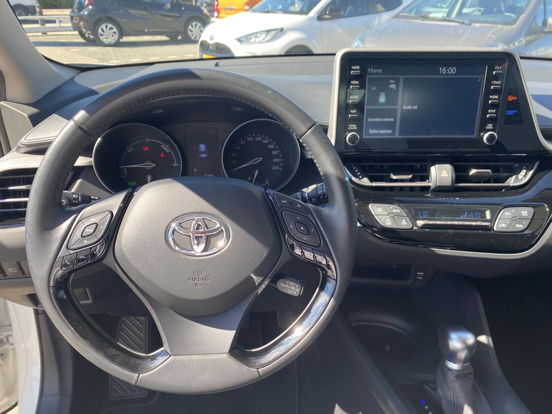 Toyota C-HR 1.8 Hybrid Active — photo 3