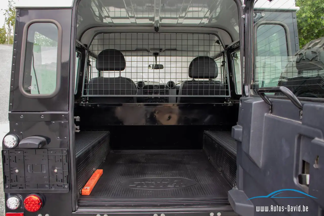 Land Rover Defender 90 2.2 TD4 4X4 / 1 EIGENAAR / HISTORIEK / LICHTE VRACHT / TREKHAAK 3,5T / SNORKEL / WINCH / LED KOPLAMPEN — foto 4