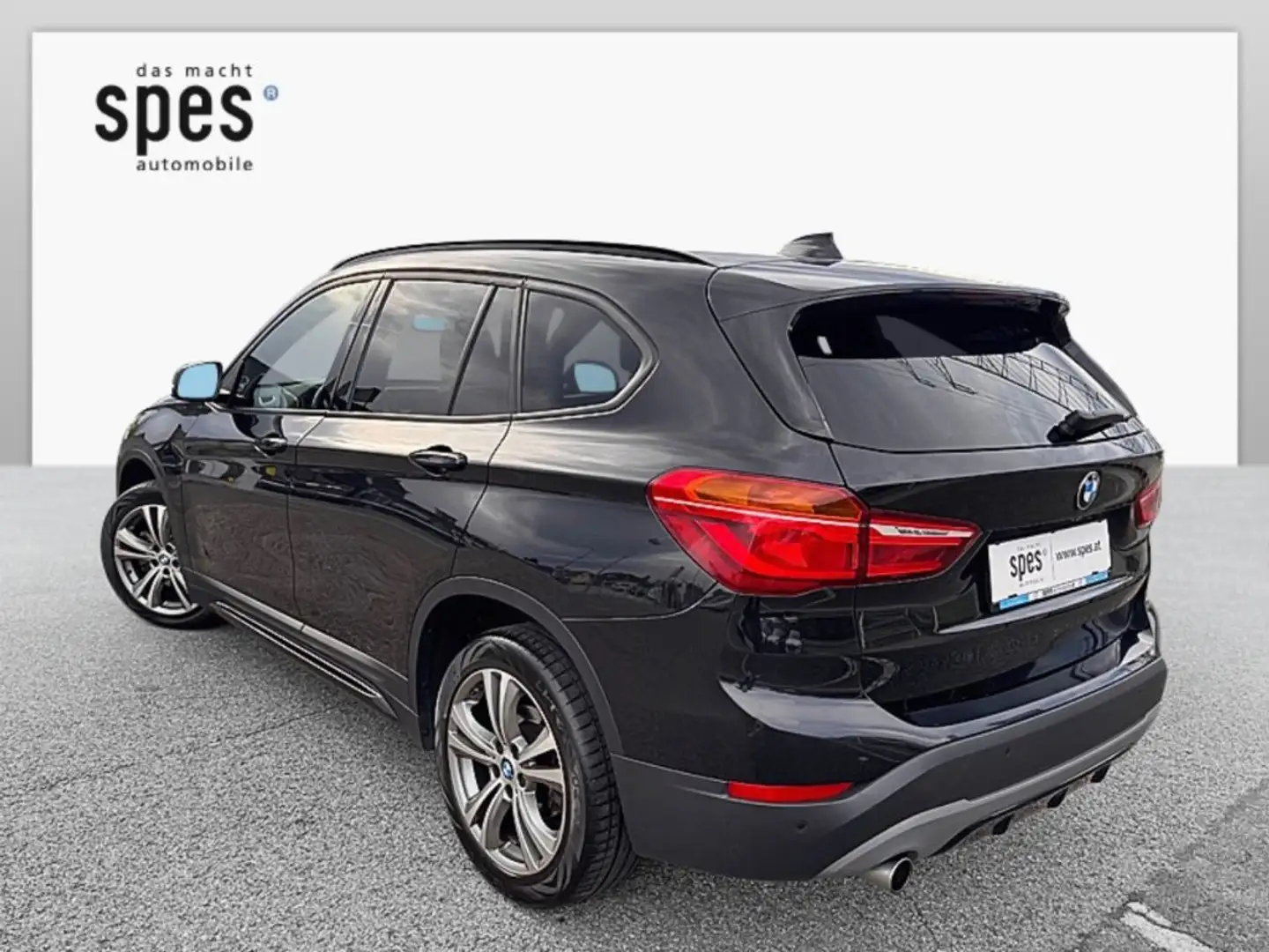 BMW X1 xDrive 18d Schwarz - 2