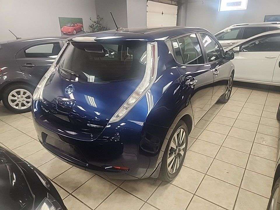 2017 Nissan Leaf Hatchback