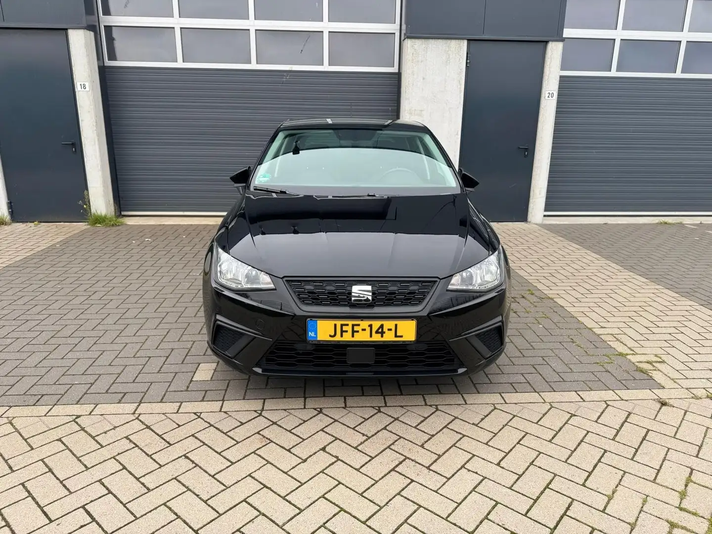 SEAT Ibiza 1.0 TSI FR BnsInt. Zwart - 2
