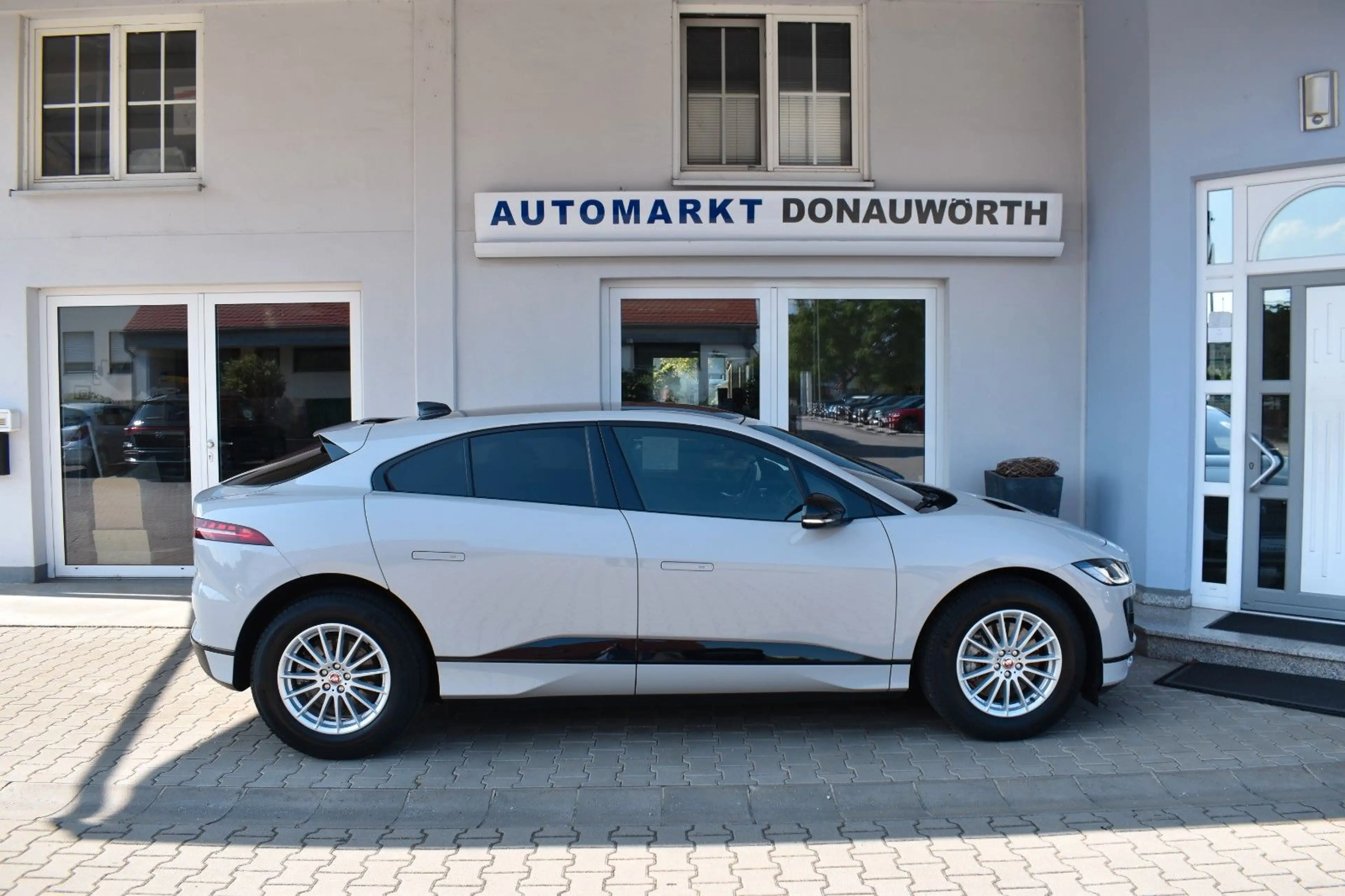 Jaguar I-Pace S EV 400 Luftfederung Pano Sitzlüftung — photo 8