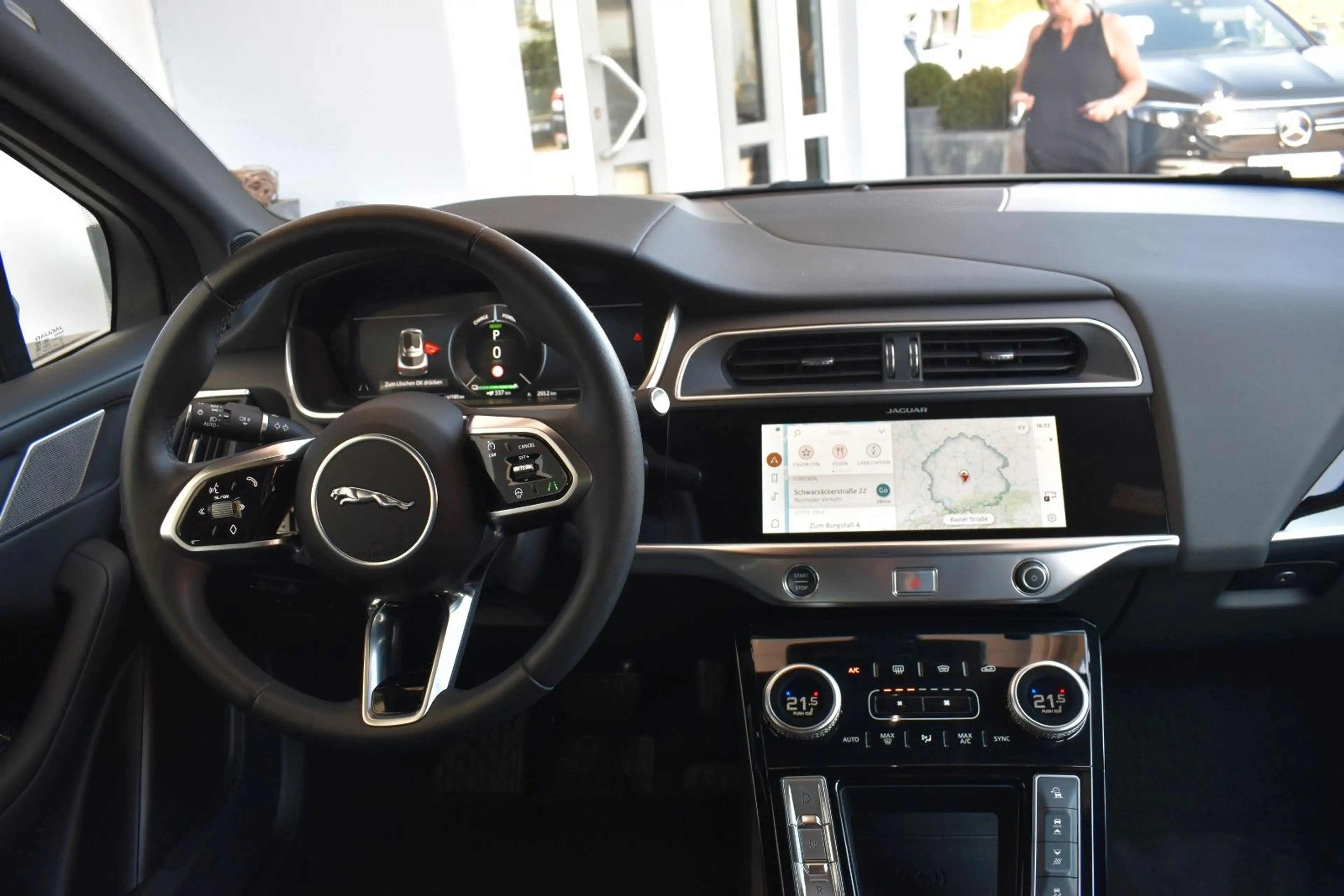 Jaguar I-Pace S EV 400 Luftfederung Pano Sitzlüftung — photo 12