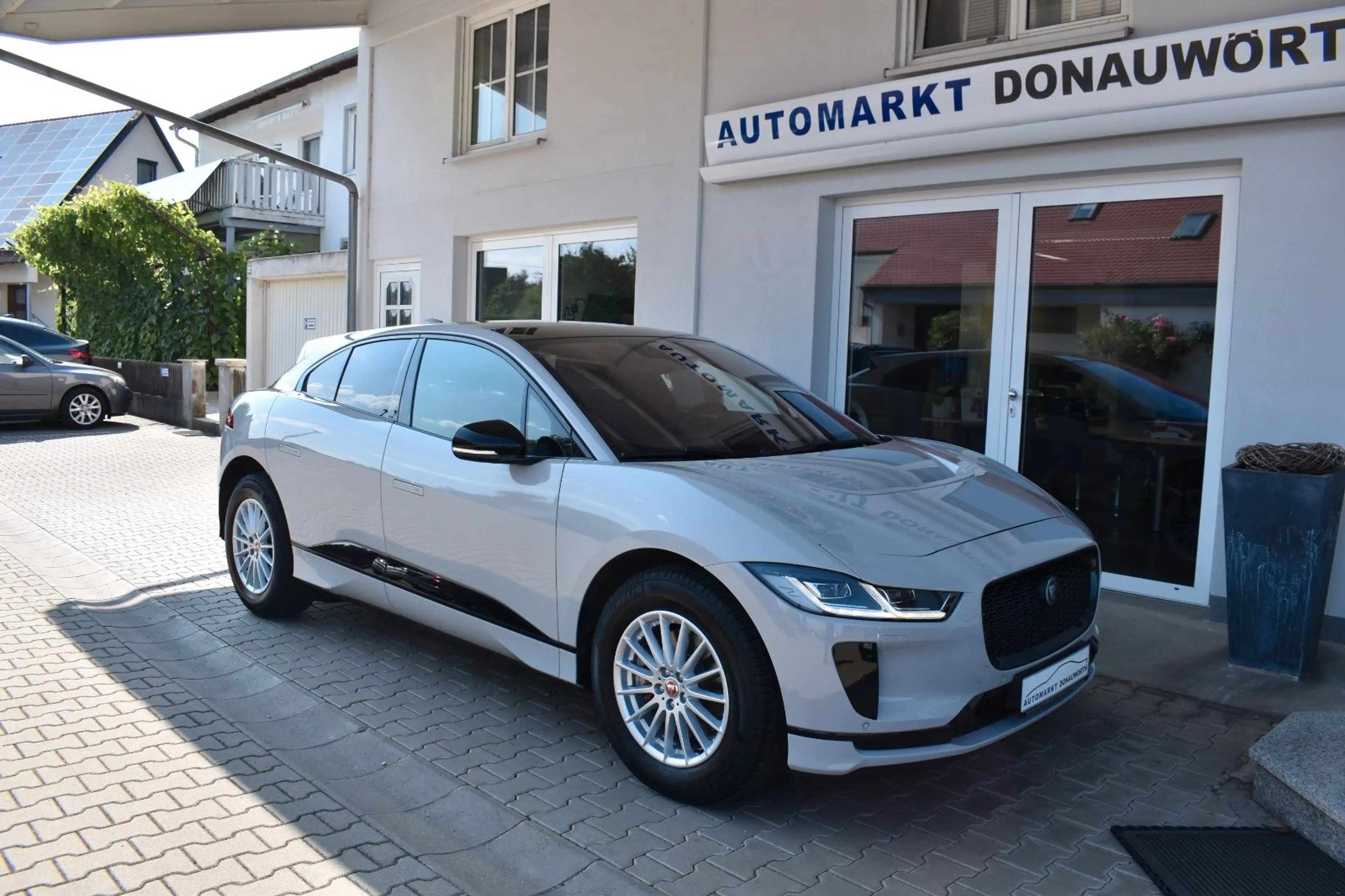 Jaguar I-Pace S EV 400 Luftfederung Pano Sitzlüftung — photo 9