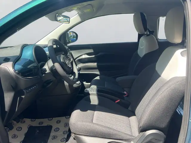 Fiat 500 view 3