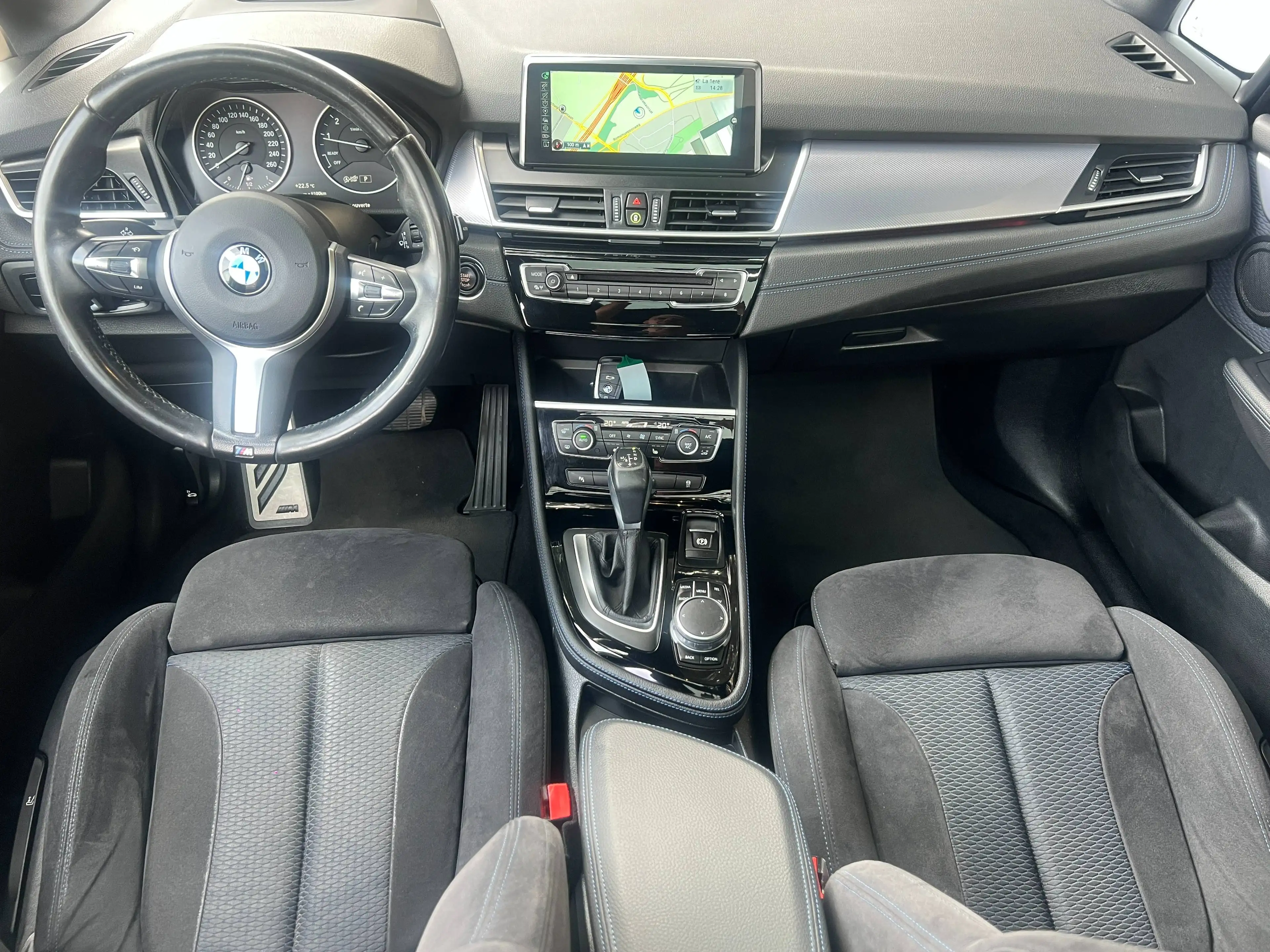 BMW 218 iA Active Tourer136cv  Pack Msport Automatique — photo 11