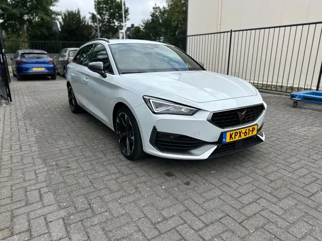 CUPRA Leon view 6