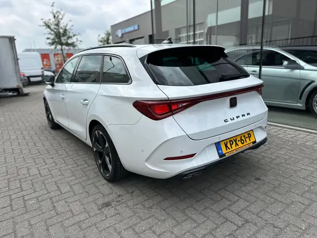 CUPRA Leon view 9