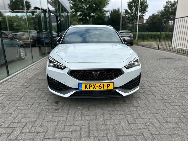 CUPRA Leon view 5