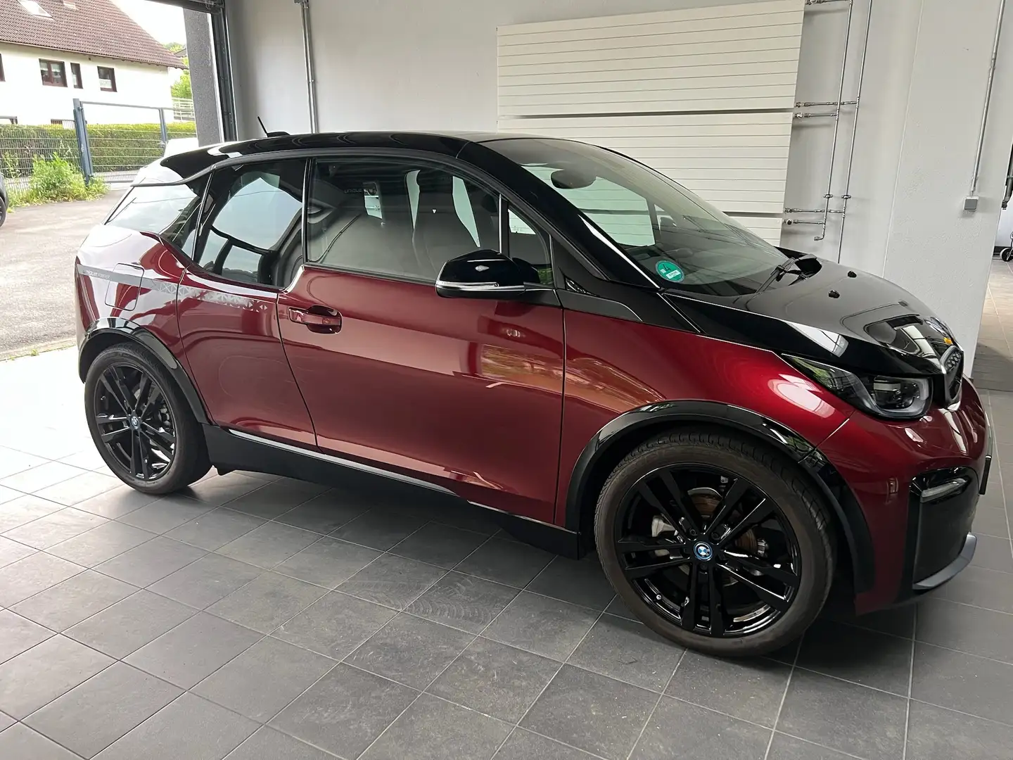 BMW i3 s 120Ah'Unique Forever', Glasdach, NaviProf, SSV Piros - 2