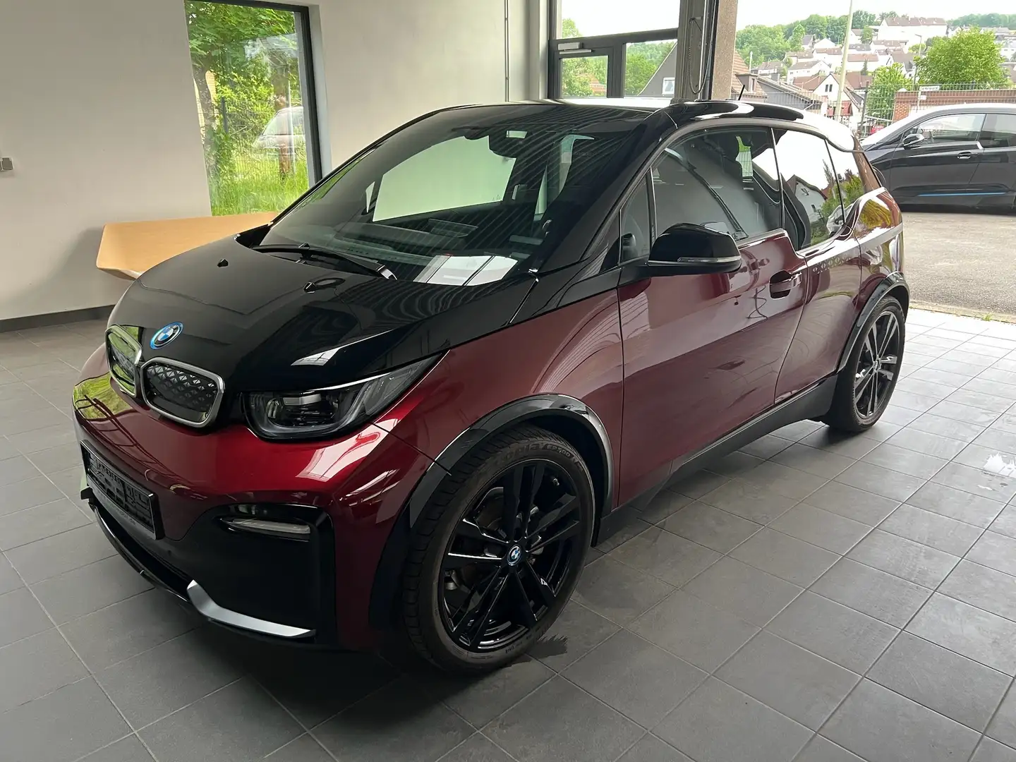 BMW i3 s 120Ah'Unique Forever', Glasdach, NaviProf, SSV Piros - 1