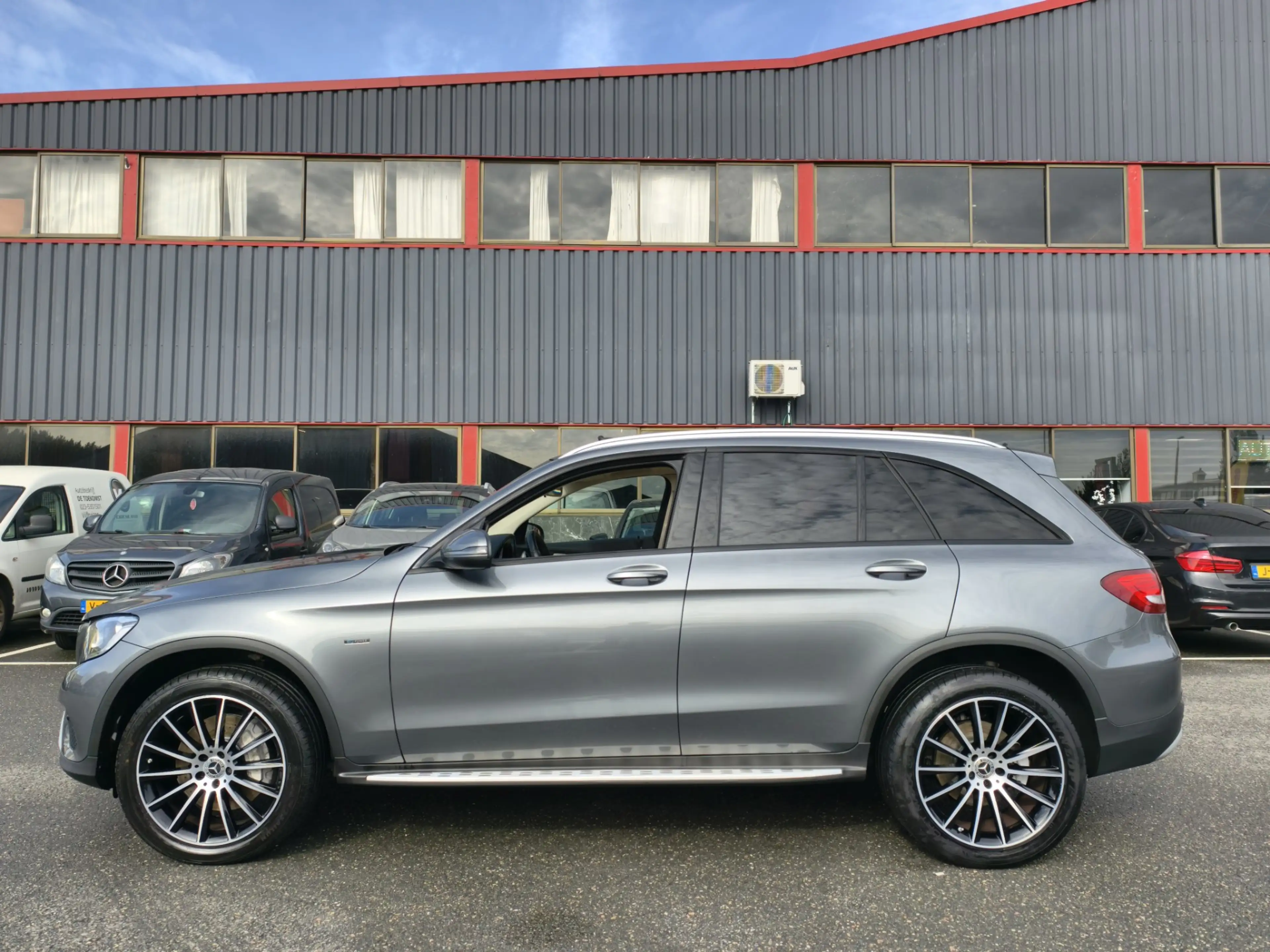 Mercedes-Benz GLC 350 350e 4MATIC Premium Plus — photo 2