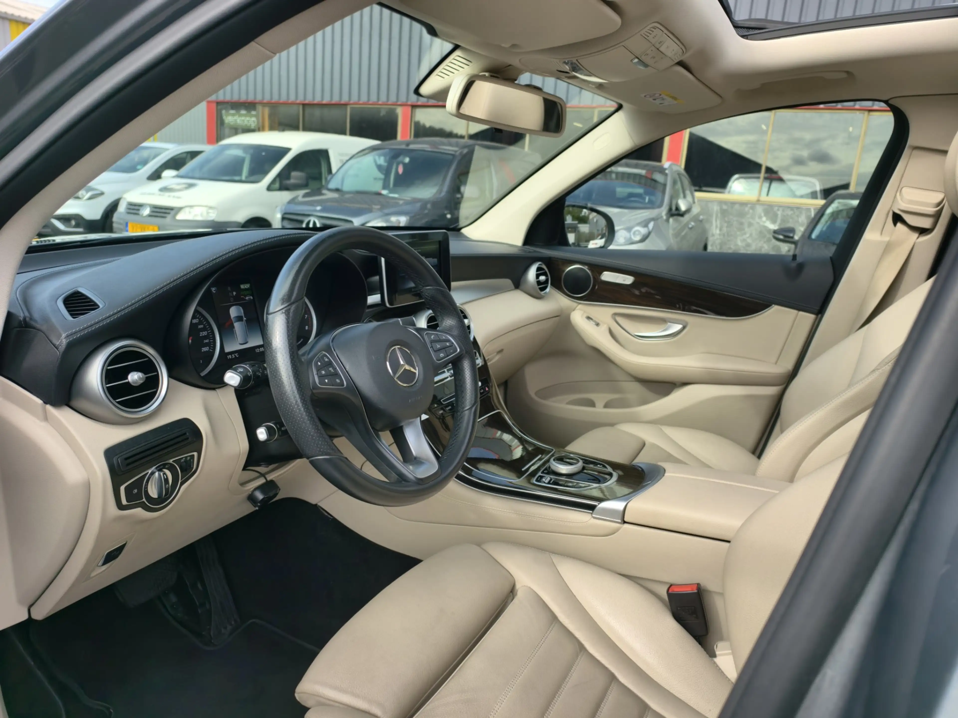 Mercedes-Benz GLC 350 350e 4MATIC Premium Plus — photo 9
