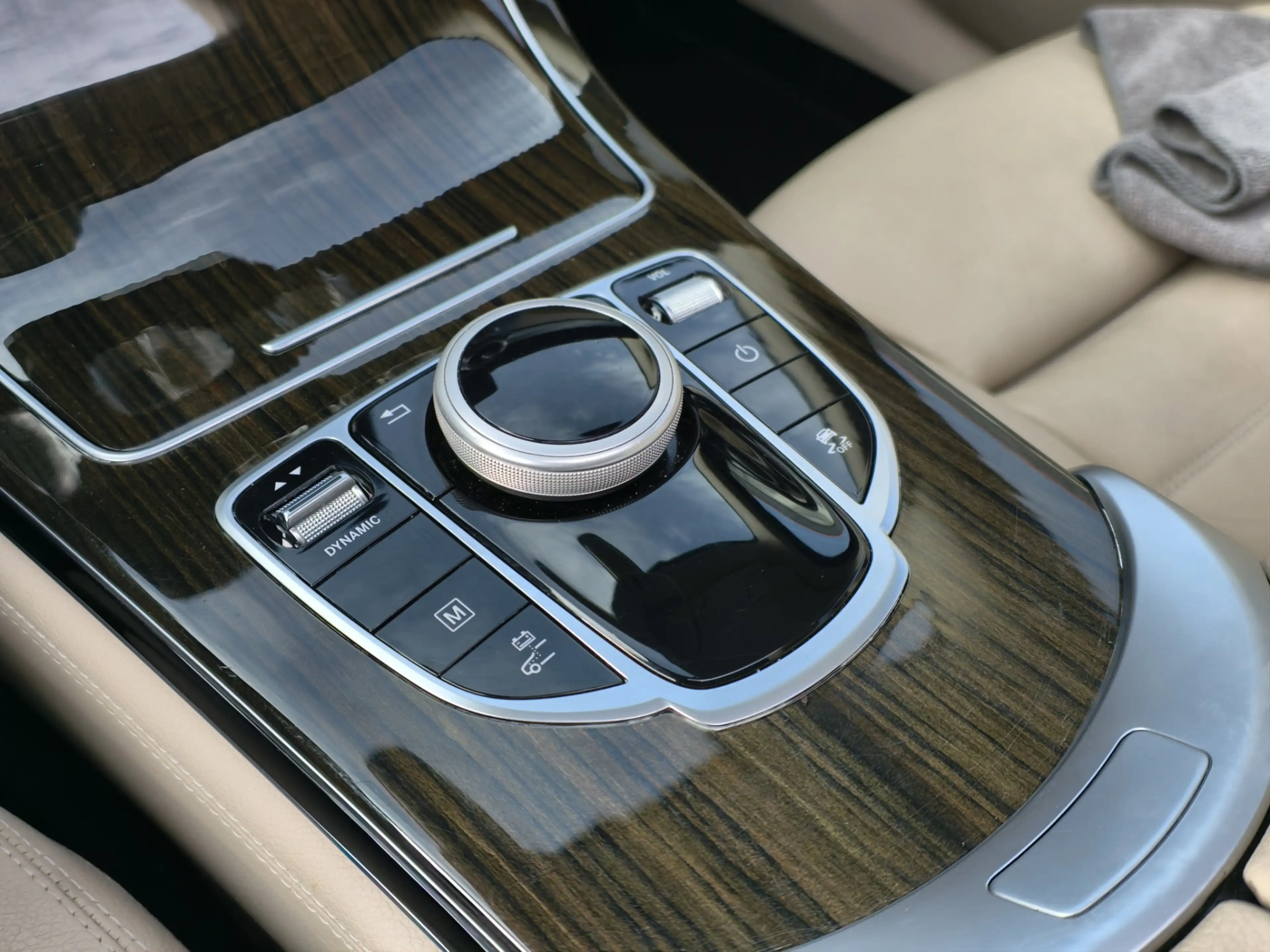 Mercedes-Benz GLC 350 350e 4MATIC Premium Plus — photo 14