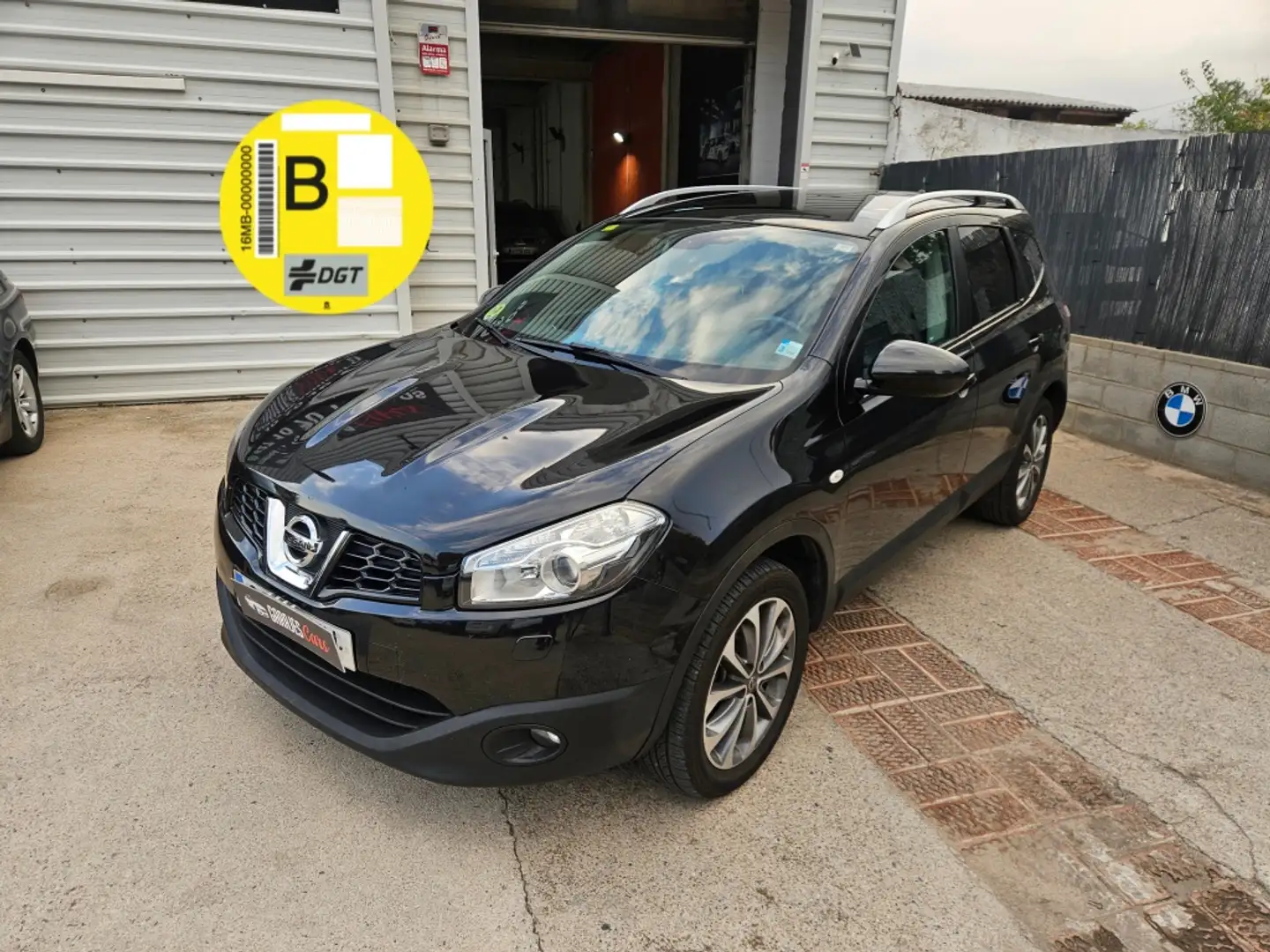 Nissan Qashqai 2.0dCi Visia 4x4 Noir - 1