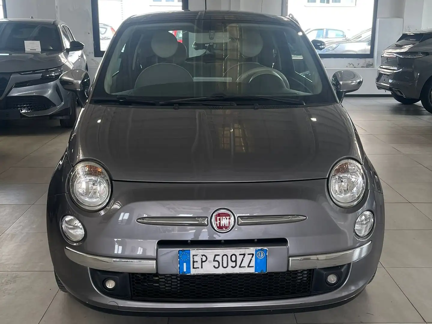 Fiat 500 1.2 69cv Lounge tetto panoramico cambio automatico Серый - 2