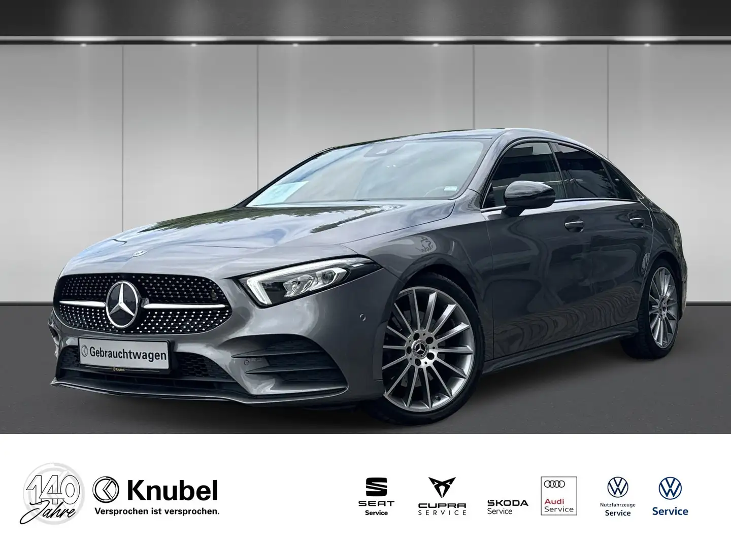 Mercedes-Benz A 220 AMG Line 4Matic LED/NAVI/AHK/AreaView Grau - 1