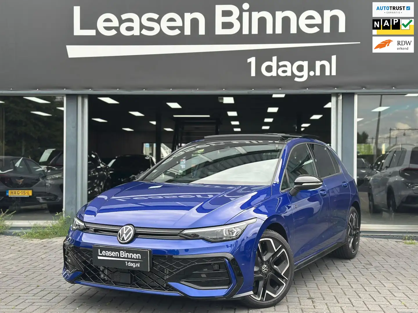 Volkswagen Golf 1.5 eTSI R-Line BLACK PAKKET PANO/360/HK/MATRIX - 1