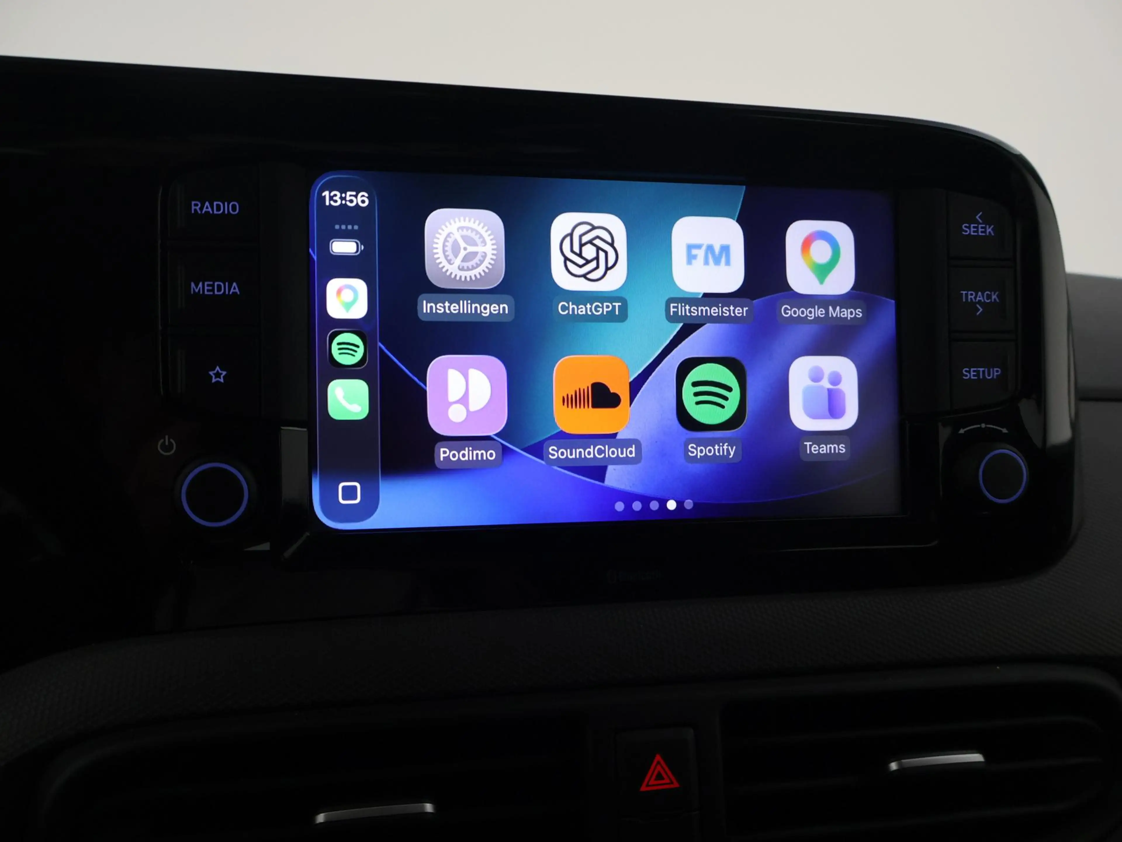 Hyundai i10 1.0 COMFORT + APPLE CARPLAY | DAB | AIRCO | DIGITA — photo 30