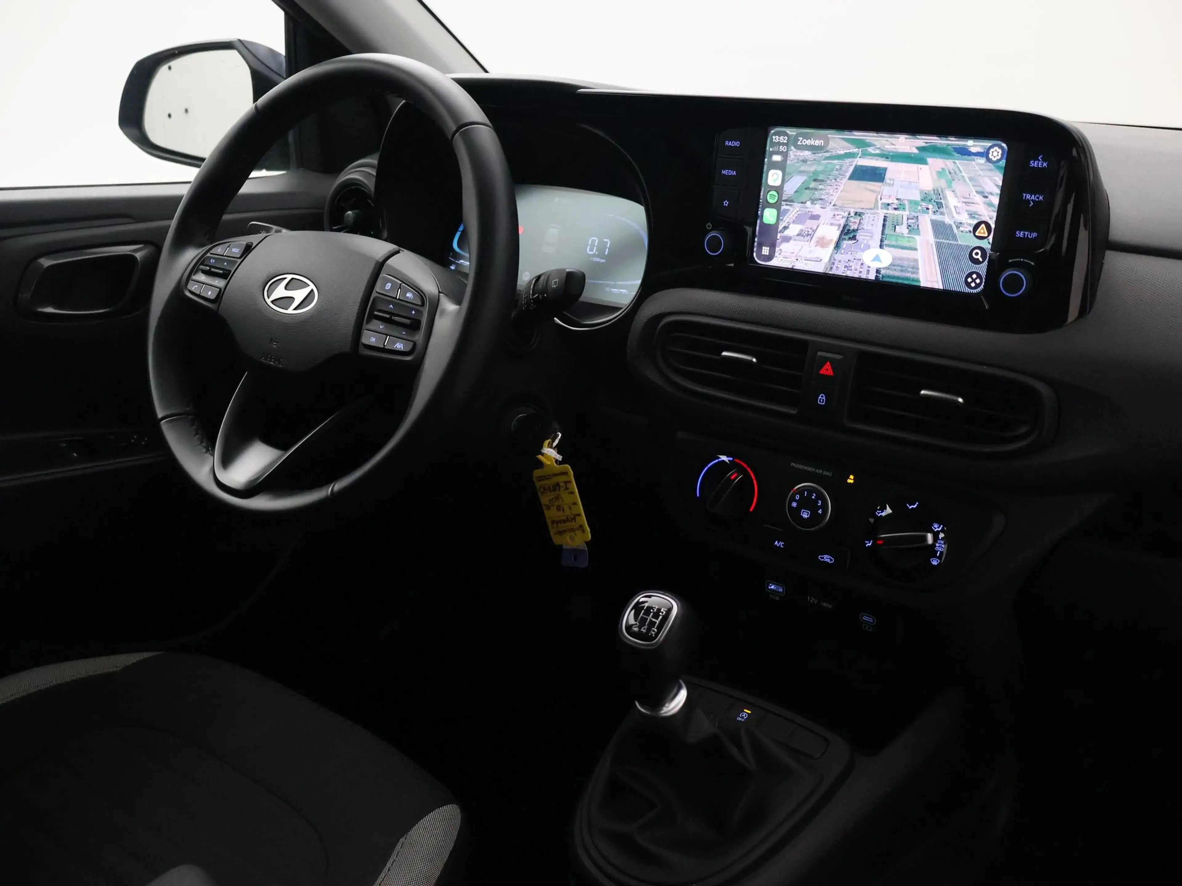 Hyundai i10 1.0 COMFORT + APPLE CARPLAY | DAB | AIRCO | DIGITA — photo 4