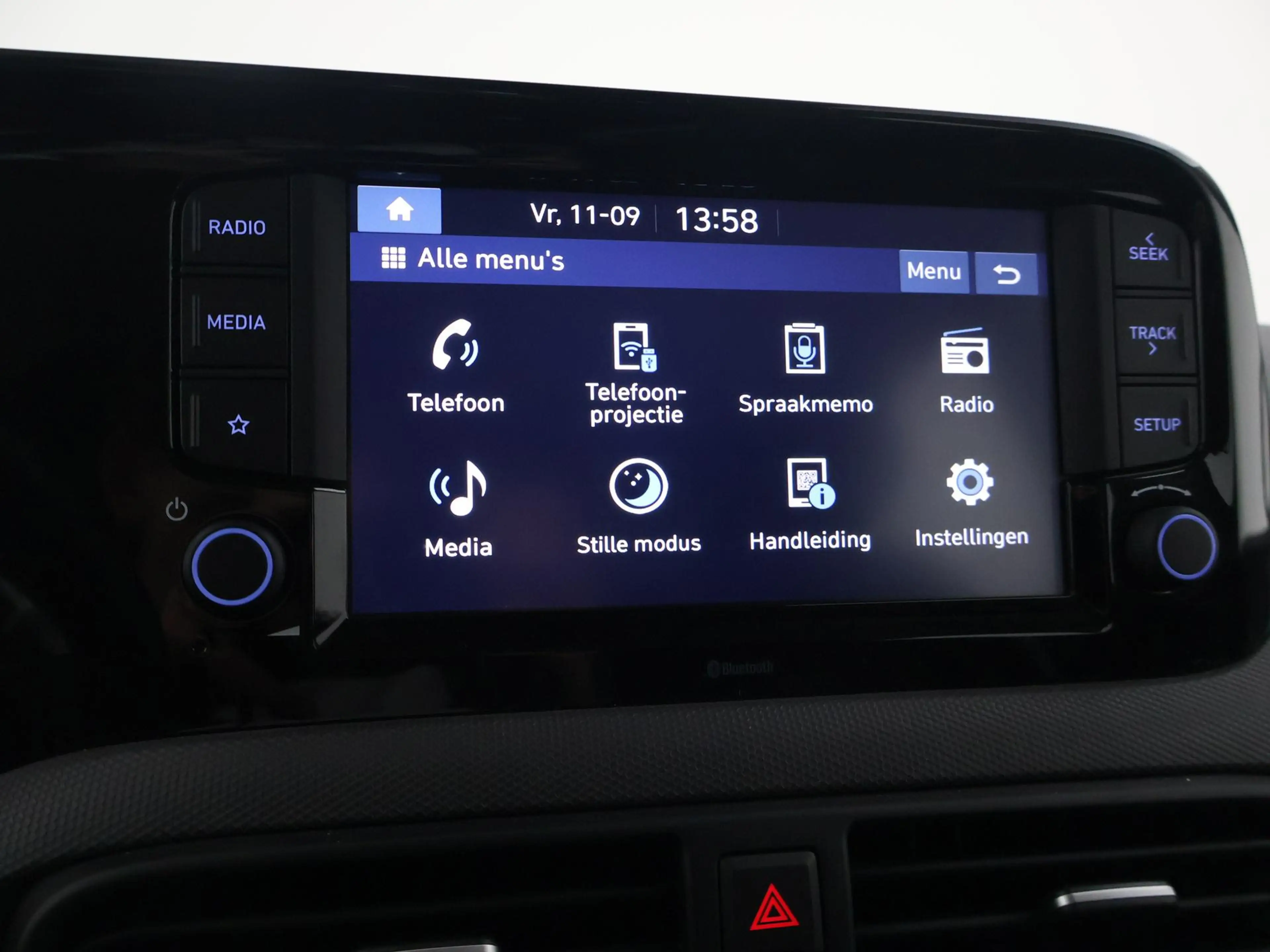 Hyundai i10 1.0 COMFORT + APPLE CARPLAY | DAB | AIRCO | DIGITA — photo 35