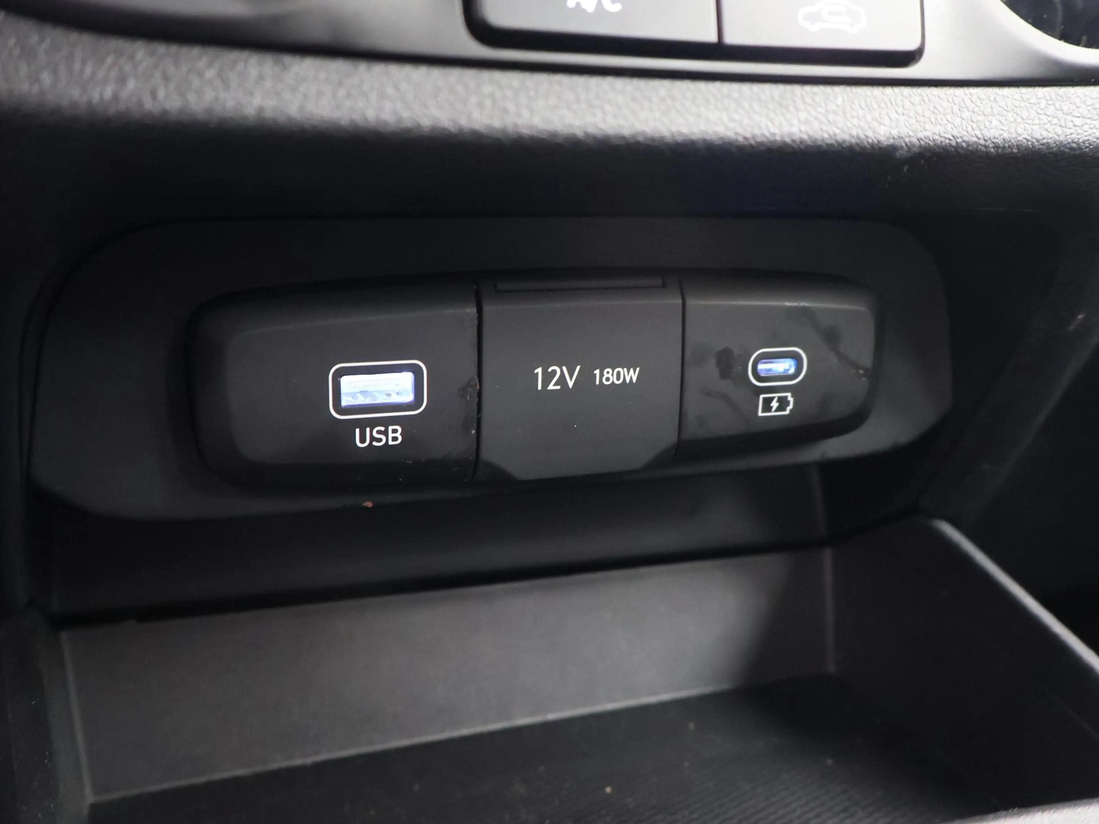 Hyundai i10 1.0 COMFORT + APPLE CARPLAY | DAB | AIRCO | DIGITA — photo 37