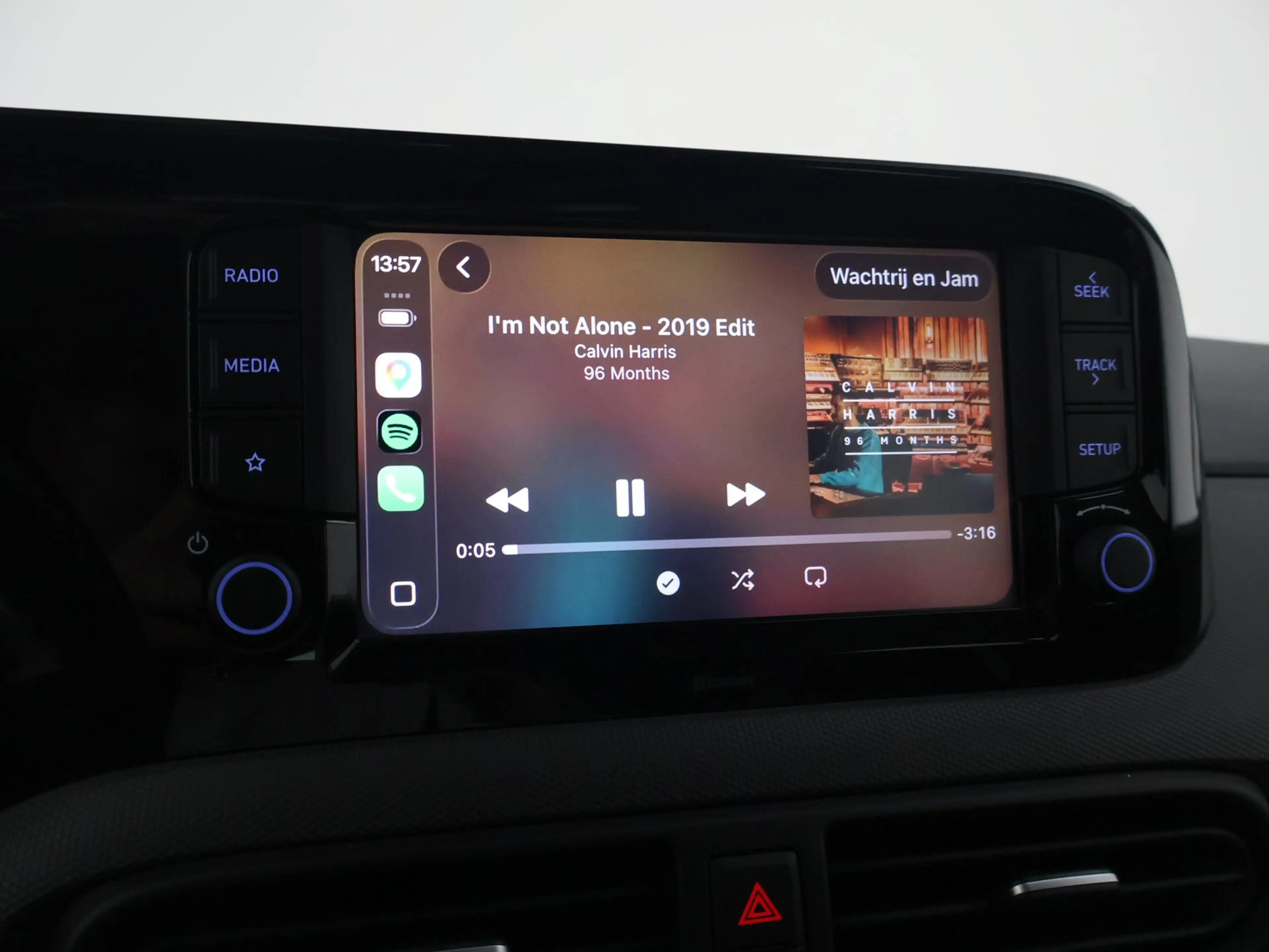 Hyundai i10 1.0 COMFORT + APPLE CARPLAY | DAB | AIRCO | DIGITA — photo 32