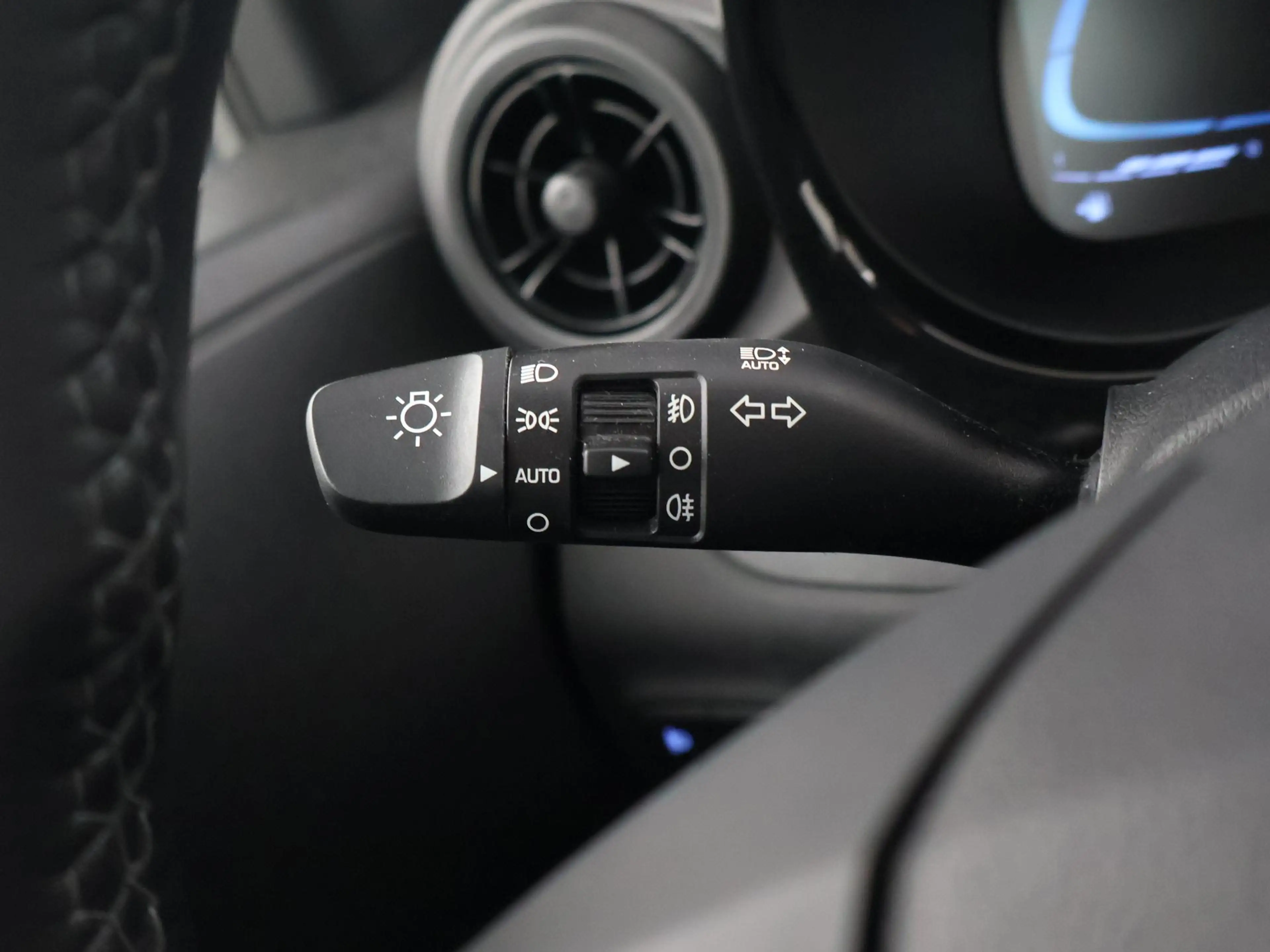 Hyundai i10 1.0 COMFORT + APPLE CARPLAY | DAB | AIRCO | DIGITA — photo 24