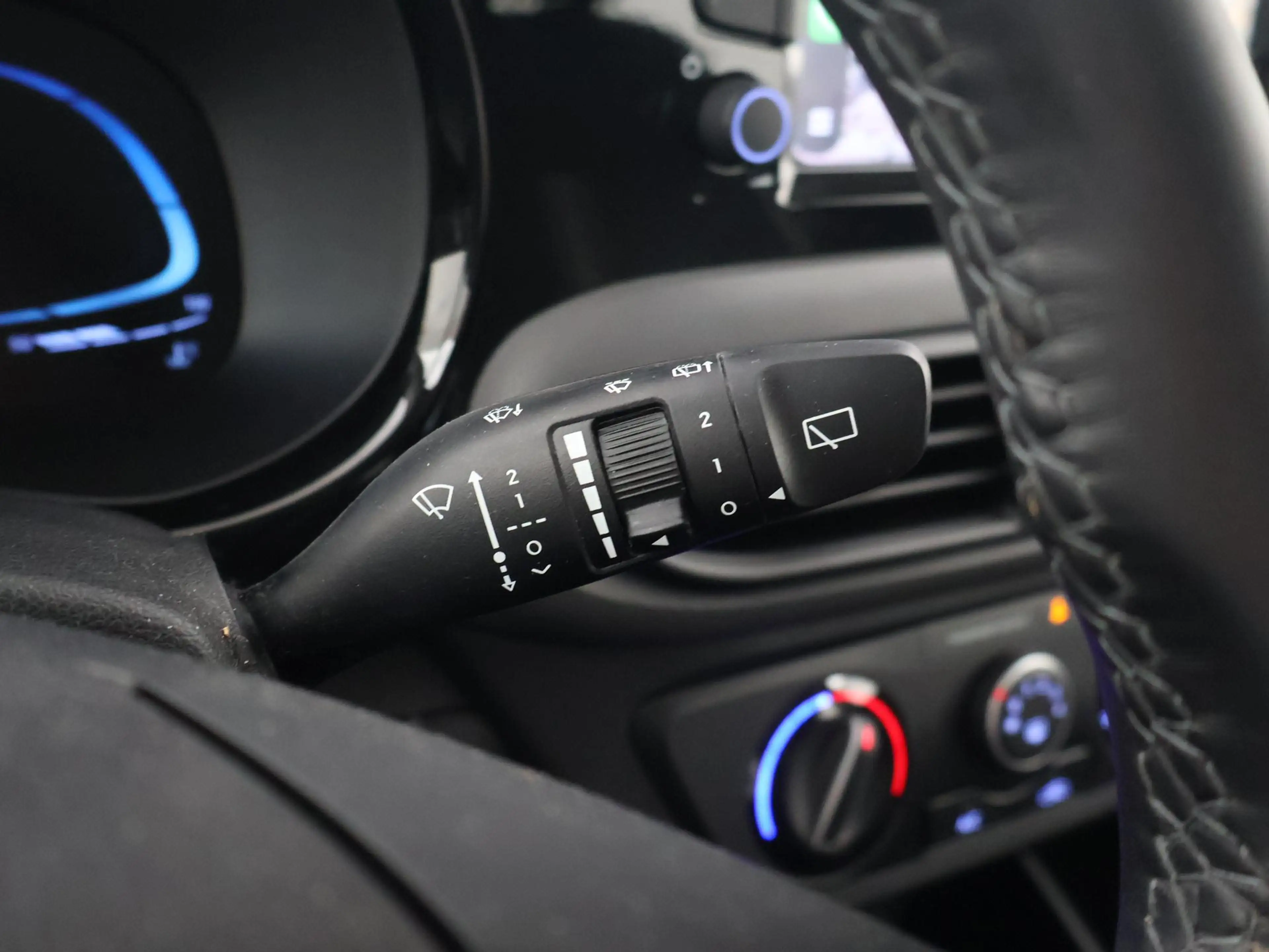 Hyundai i10 1.0 COMFORT + APPLE CARPLAY | DAB | AIRCO | DIGITA — photo 25