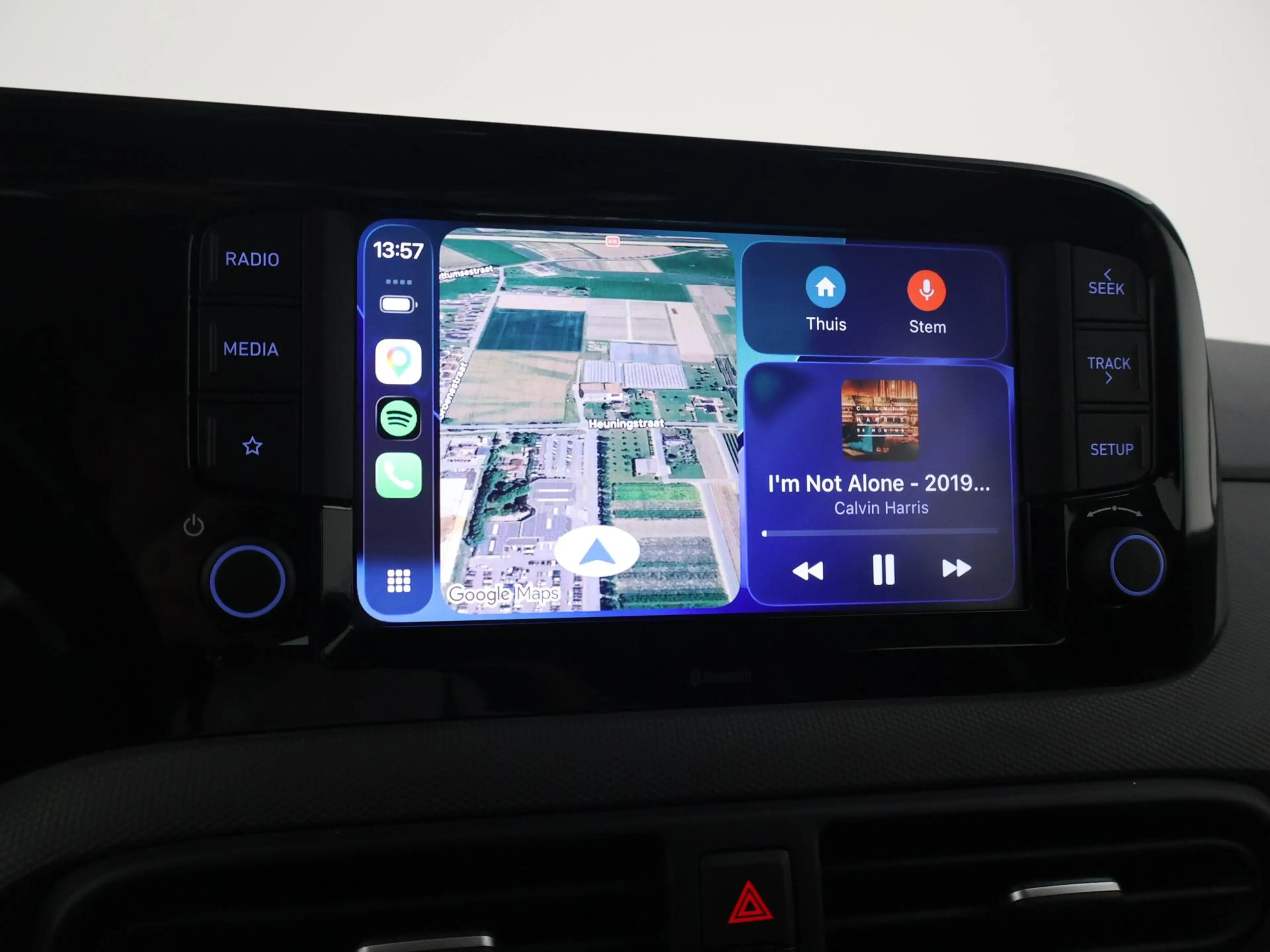 Hyundai i10 1.0 COMFORT + APPLE CARPLAY | DAB | AIRCO | DIGITA — photo 31