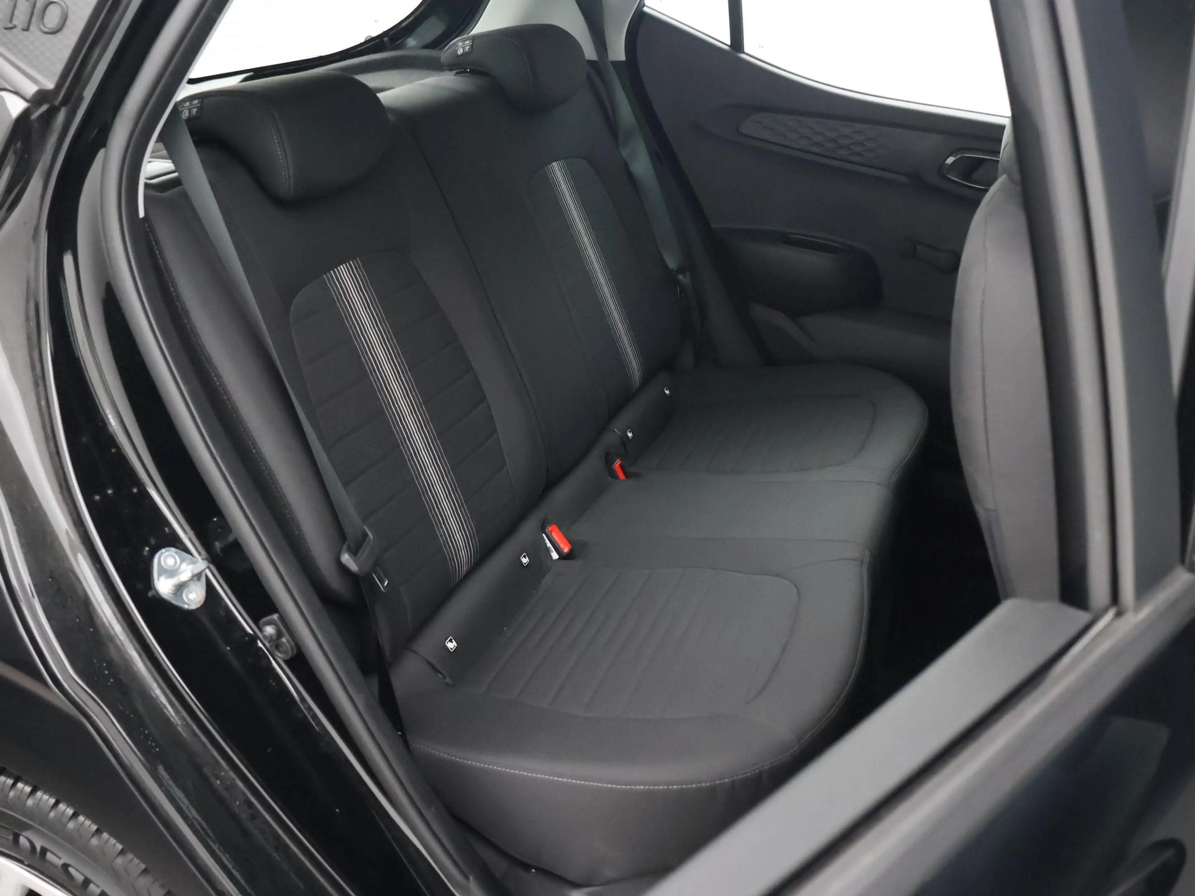 Hyundai i10 1.0 COMFORT + APPLE CARPLAY | DAB | AIRCO | DIGITA — photo 12