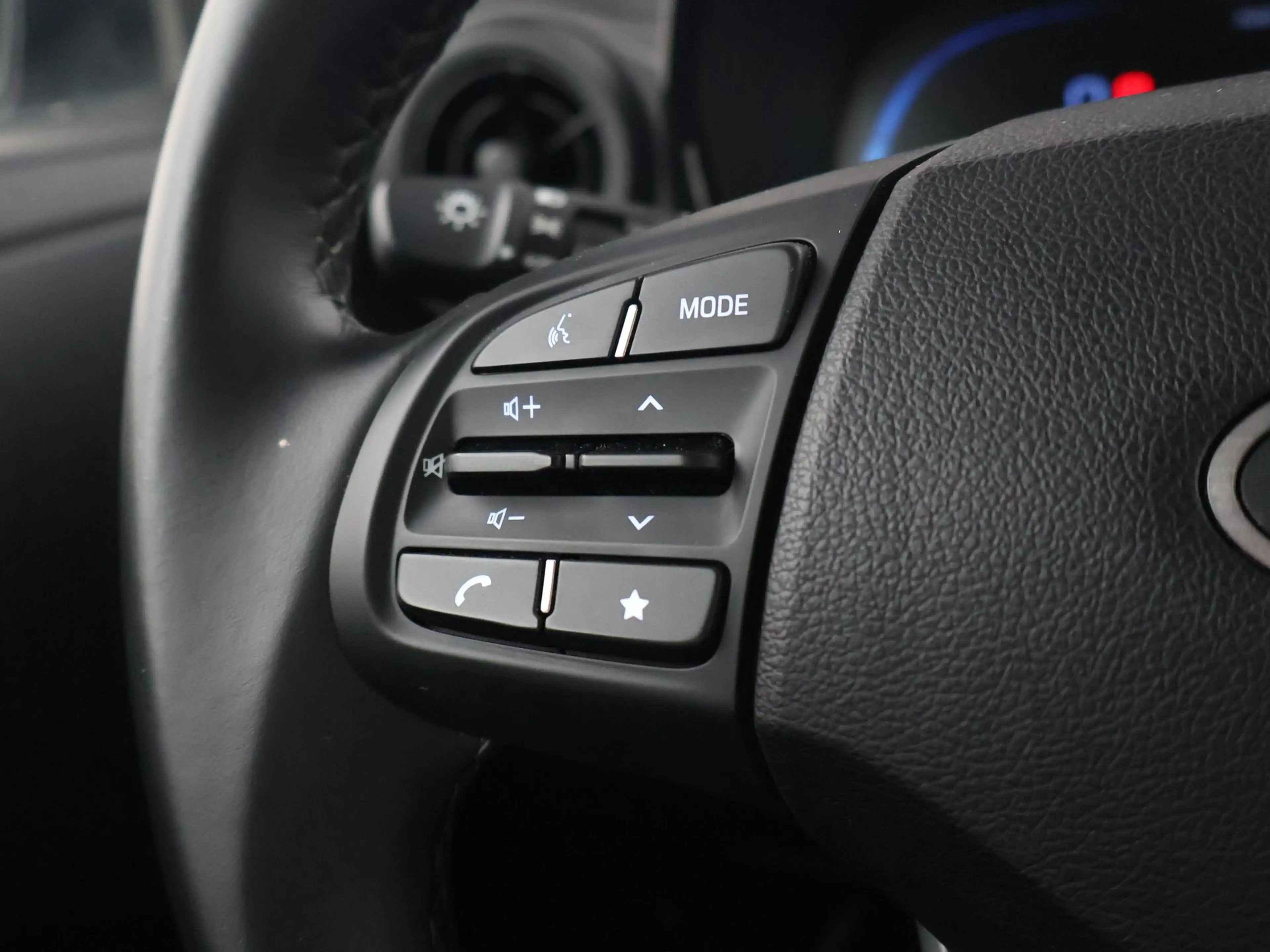 Hyundai i10 1.0 COMFORT + APPLE CARPLAY | DAB | AIRCO | DIGITA — photo 26