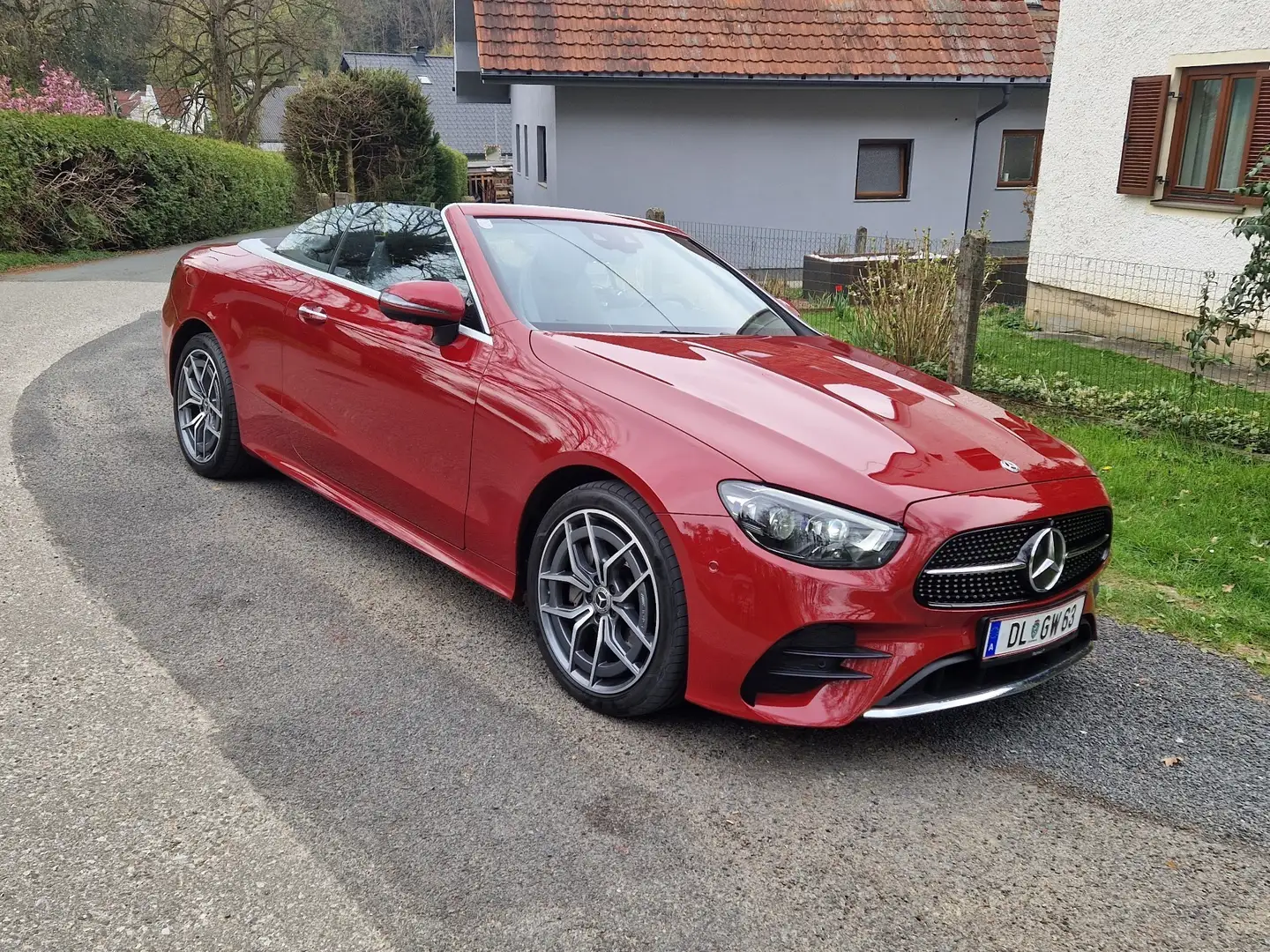 Mercedes-Benz E 220 d 4MATIC Aut. Rot - 2