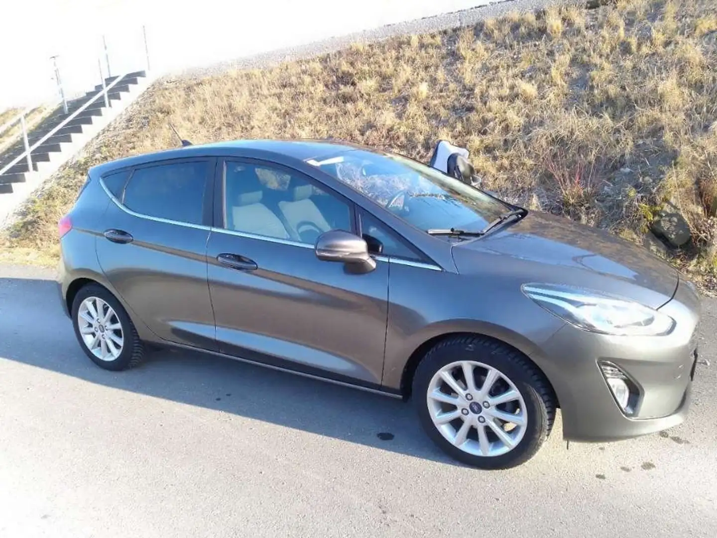 Ford Fiesta Fiesta ST-Line 1,0 EcoBoost Start/Stop ST-Line Grau - 1