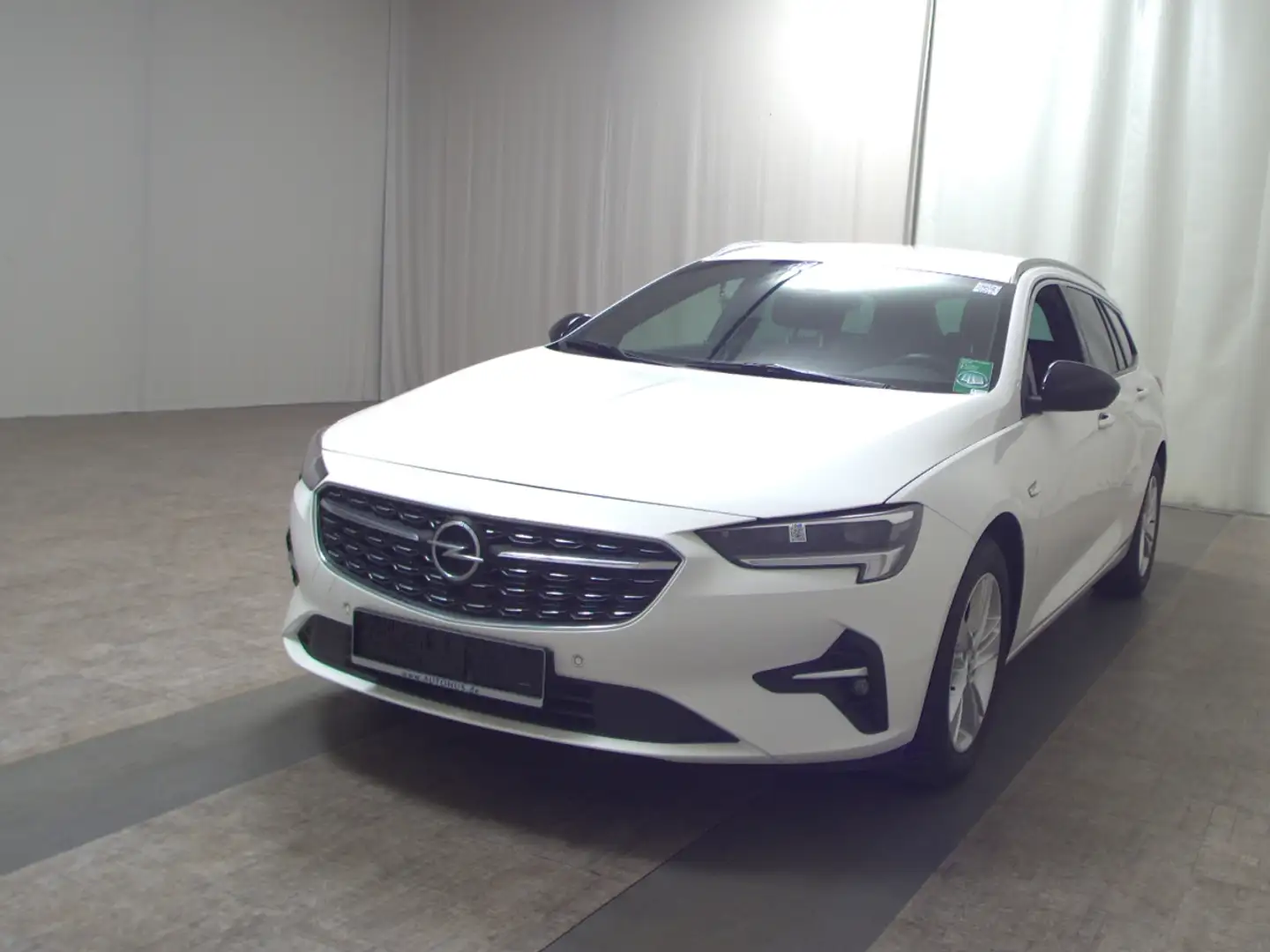 Opel Insignia B Sports Tourer 1.5 Diesel  Business Weiß - 2