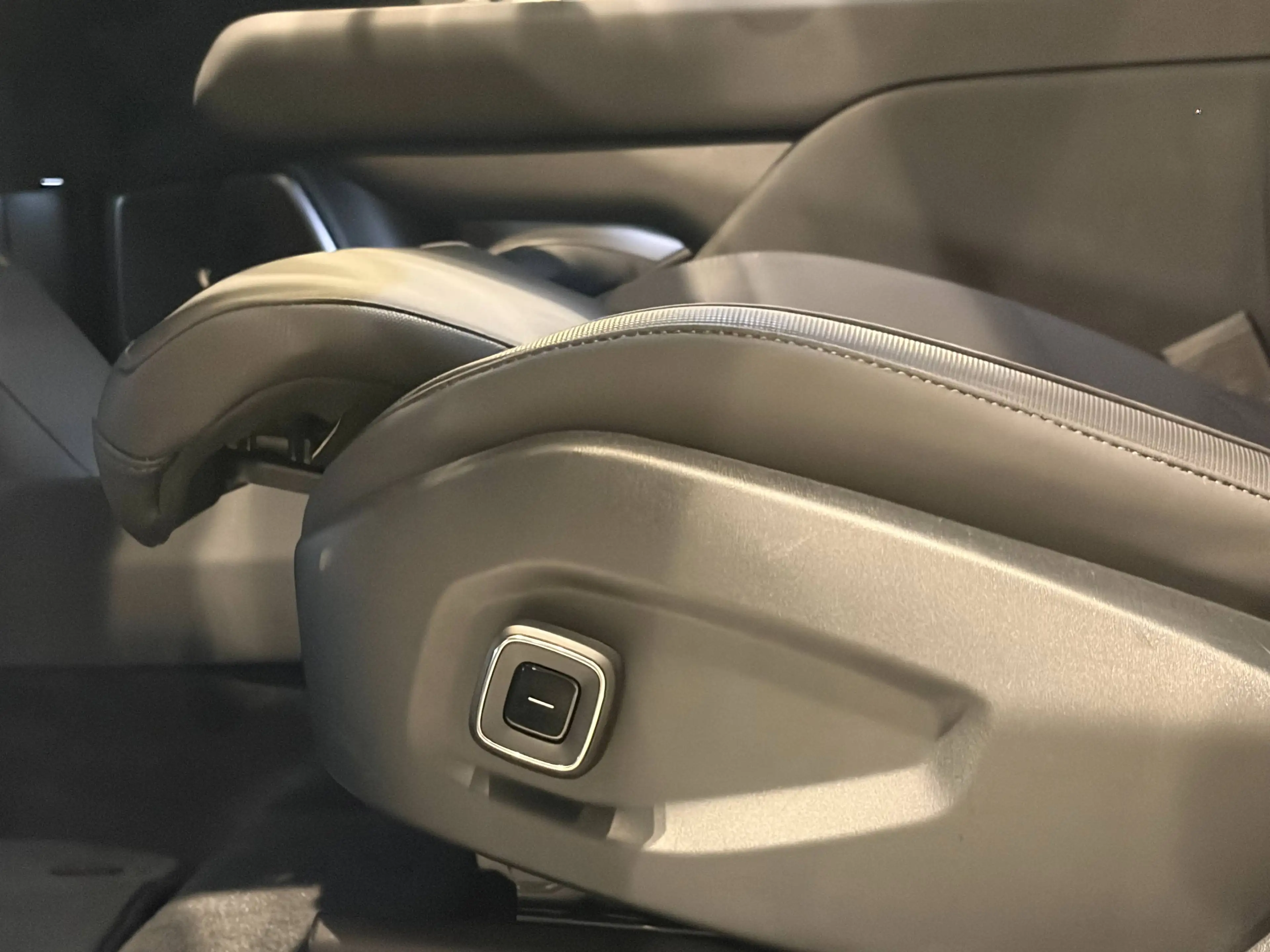 Polestar 3 Polestar 3 Long Range SM + PILOT+ PLUS PACK — photo 6