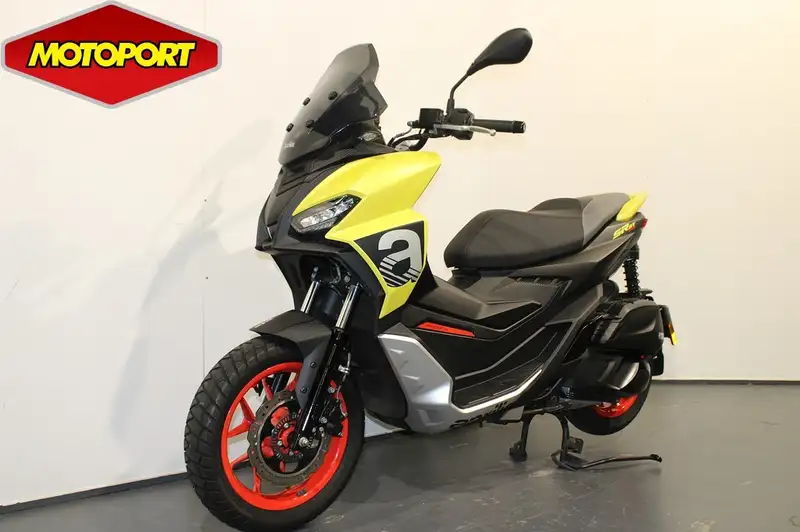 Aprilia SR GT 200 - foto 6