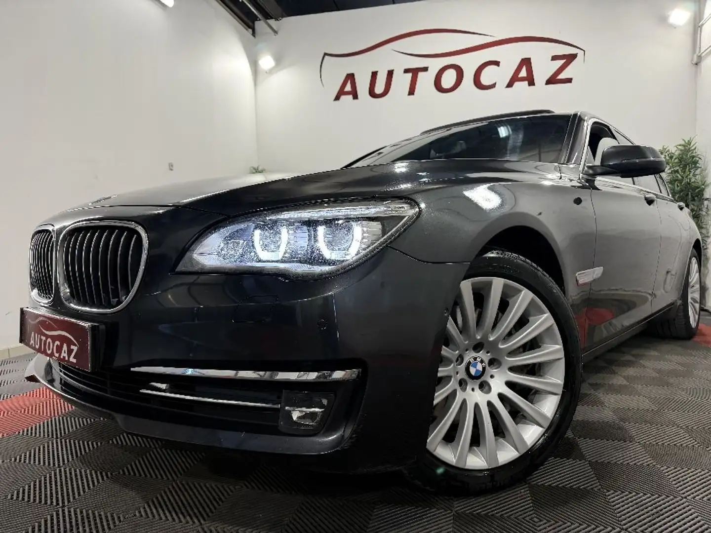 BMW 745 SERIE F01 LCI xDrive 3.0 d DPF 24V 258cv %2BTOIT O Noir - 2