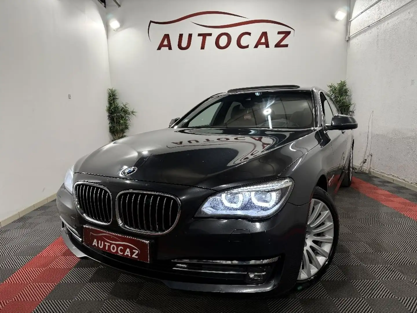 BMW 745 SERIE F01 LCI xDrive 3.0 d DPF 24V 258cv %2BTOIT O Noir - 1