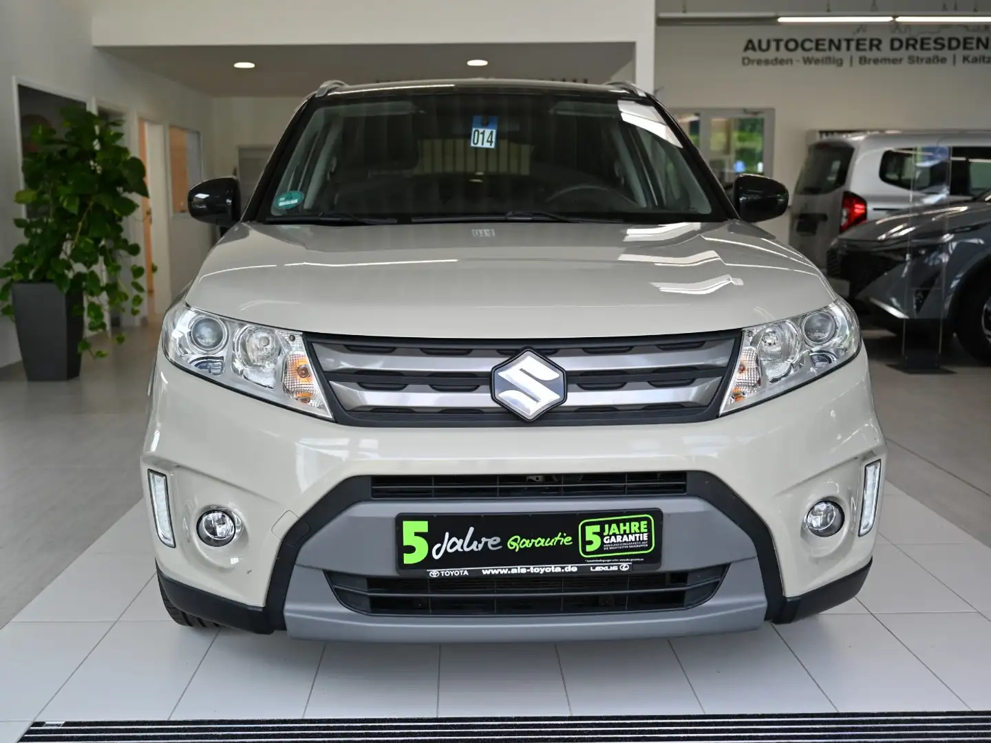Suzuki Vitara 1.6 Club 4x2 Klima SH Kamera ZV LM Grau - 2