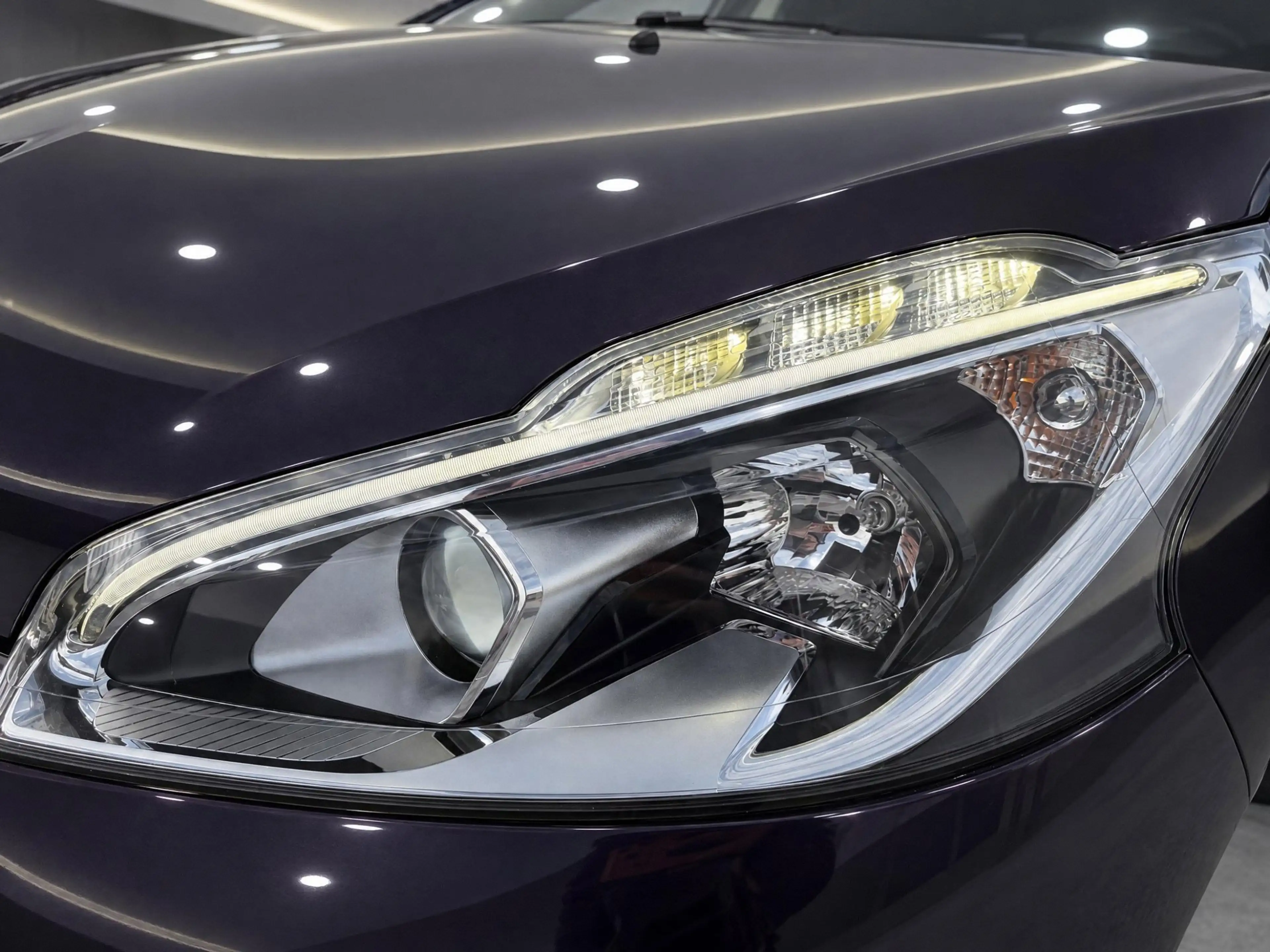 Peugeot 208 1.2 PureTech Blue Lion met Led !!! Airco !!! Cruis — photo 9