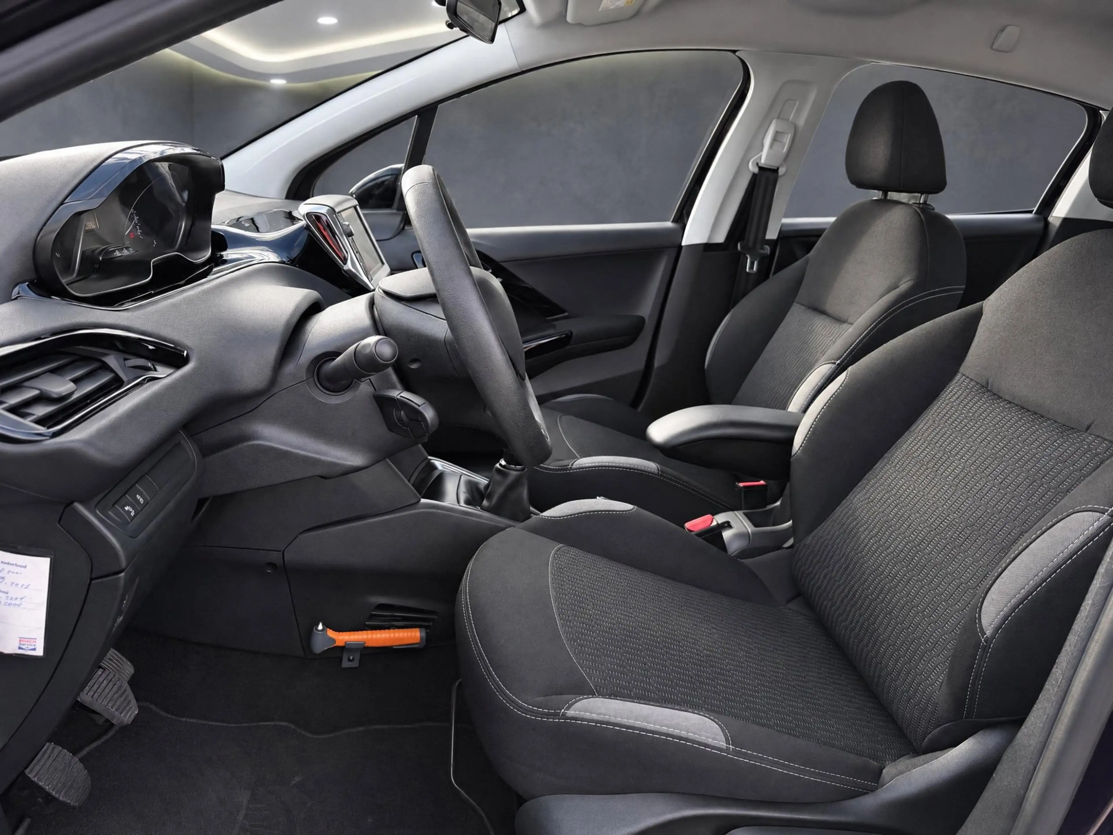 Peugeot 208 1.2 PureTech Blue Lion met Led !!! Airco !!! Cruis — photo 10