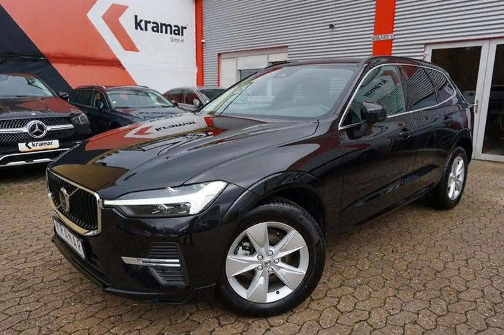 Volvo XC60 B5 AWD Automatik Core VIRTUAL/LED Noir - 1