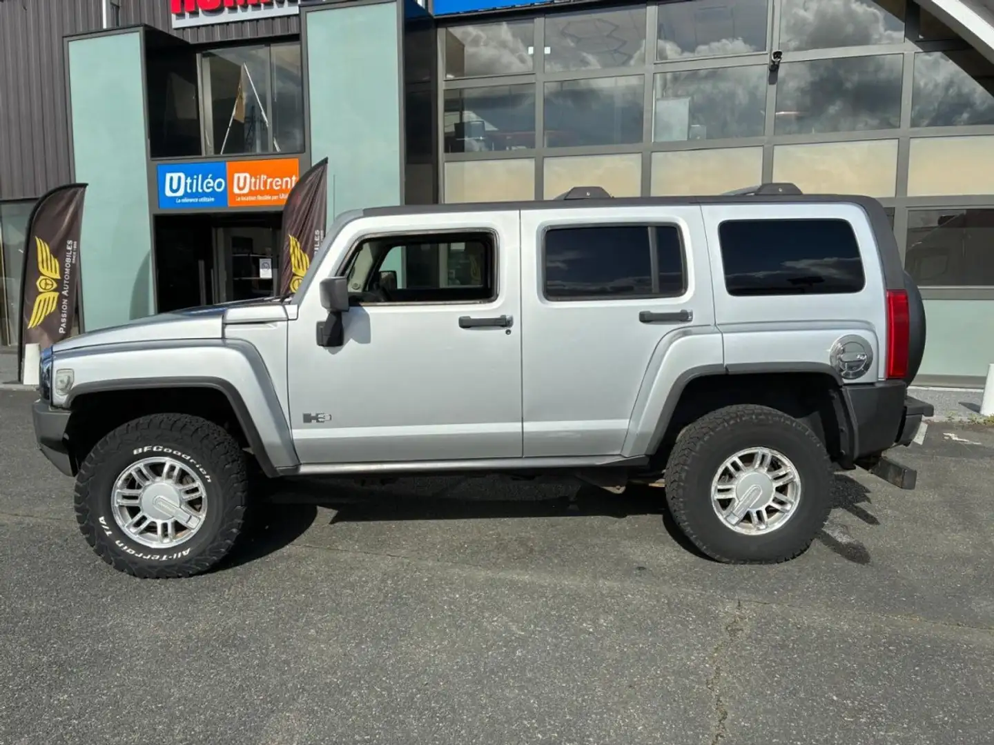 HUMMER H3 3.7 ADVENTURE Grau - 2