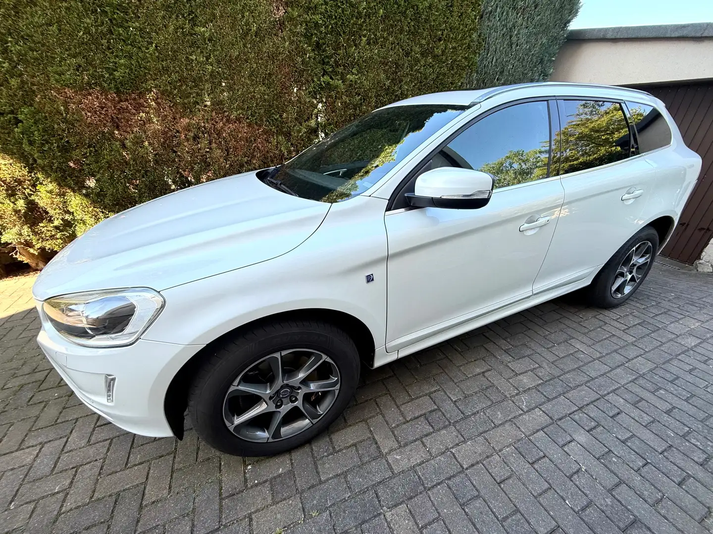 Volvo XC60 XC60 D5 AWD Geartronic Ocean Race Weiß - 2