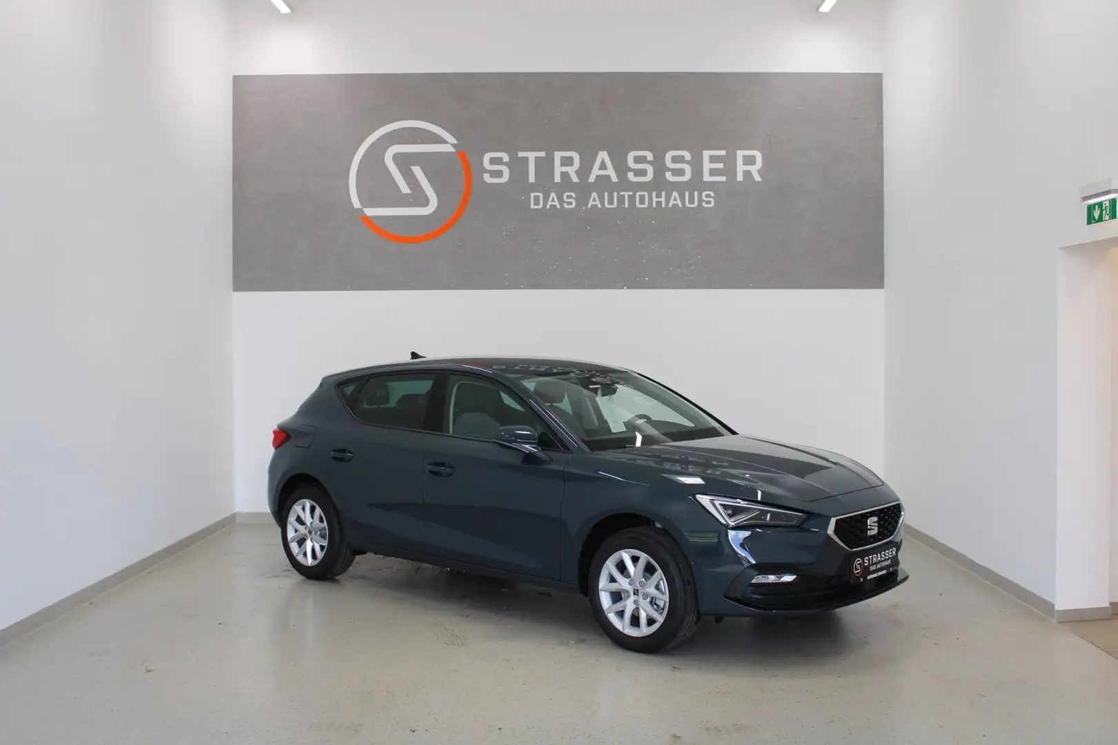 SEAT Leon Style Edition 1.5 TSI 115 PS Blau - 1